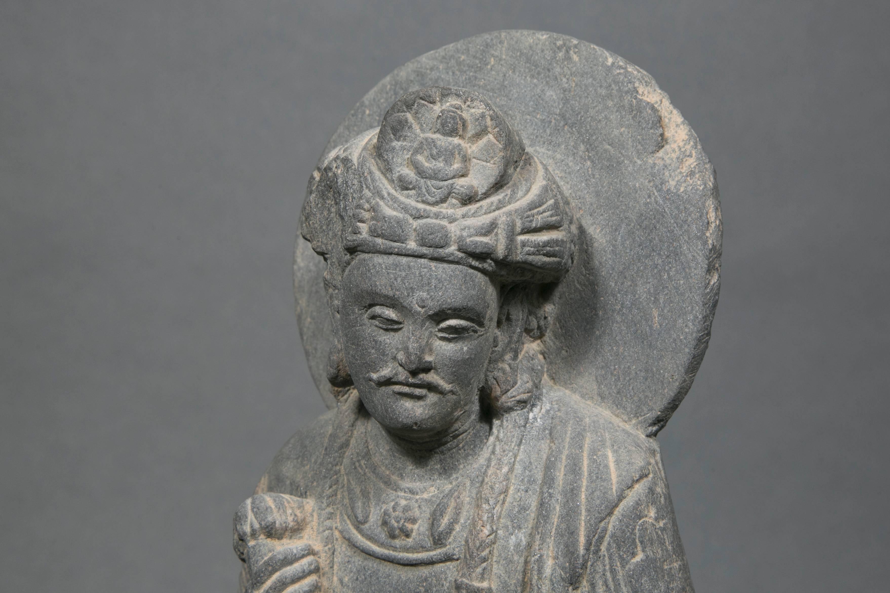 Bodhisattva in Gray Schist, Art of Gandhara, 2nd-4th Century J.C For Sale 3