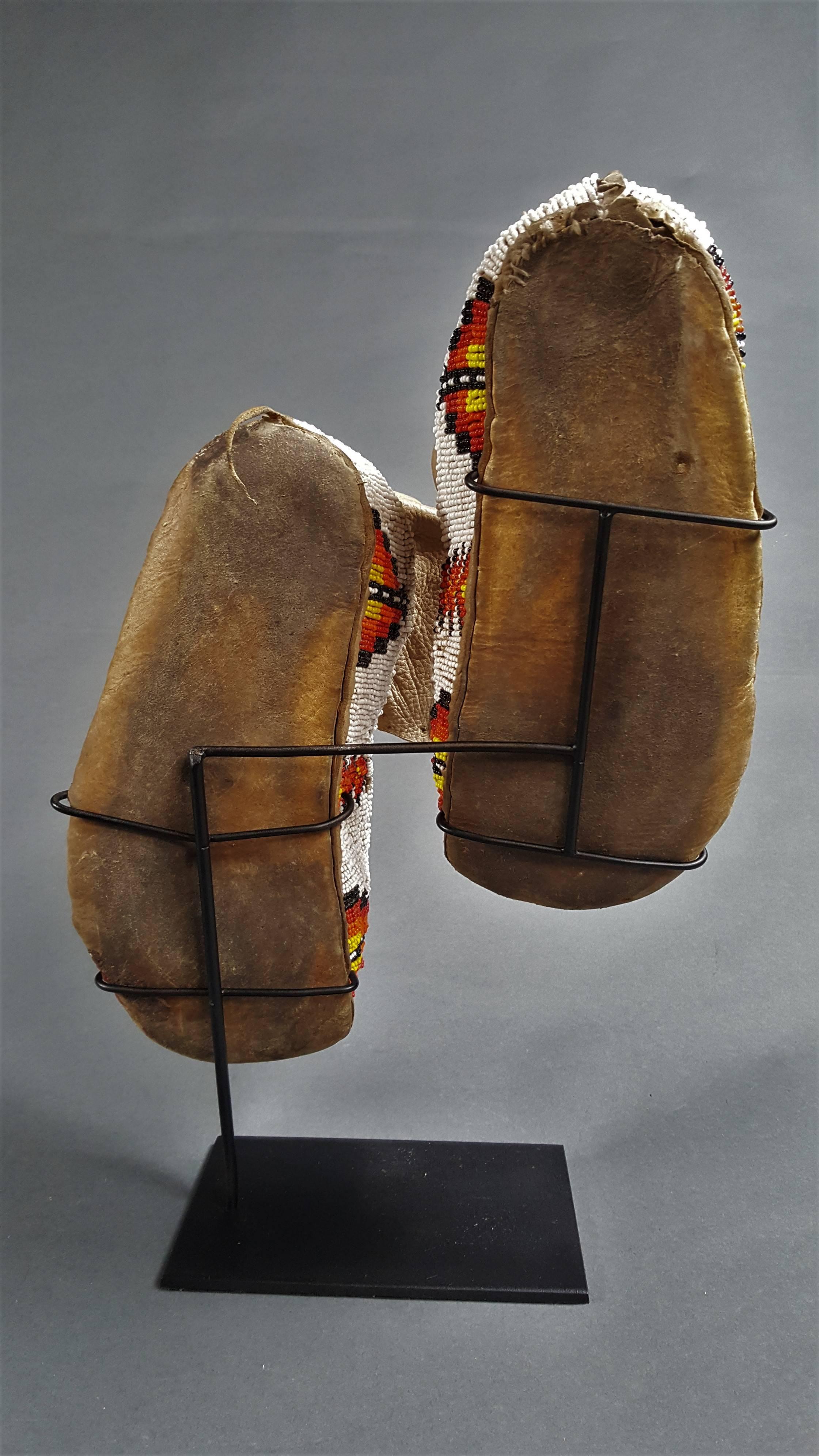 Pair of Plains Indians Moccasins, USA, Early 20th Century For Sale 2