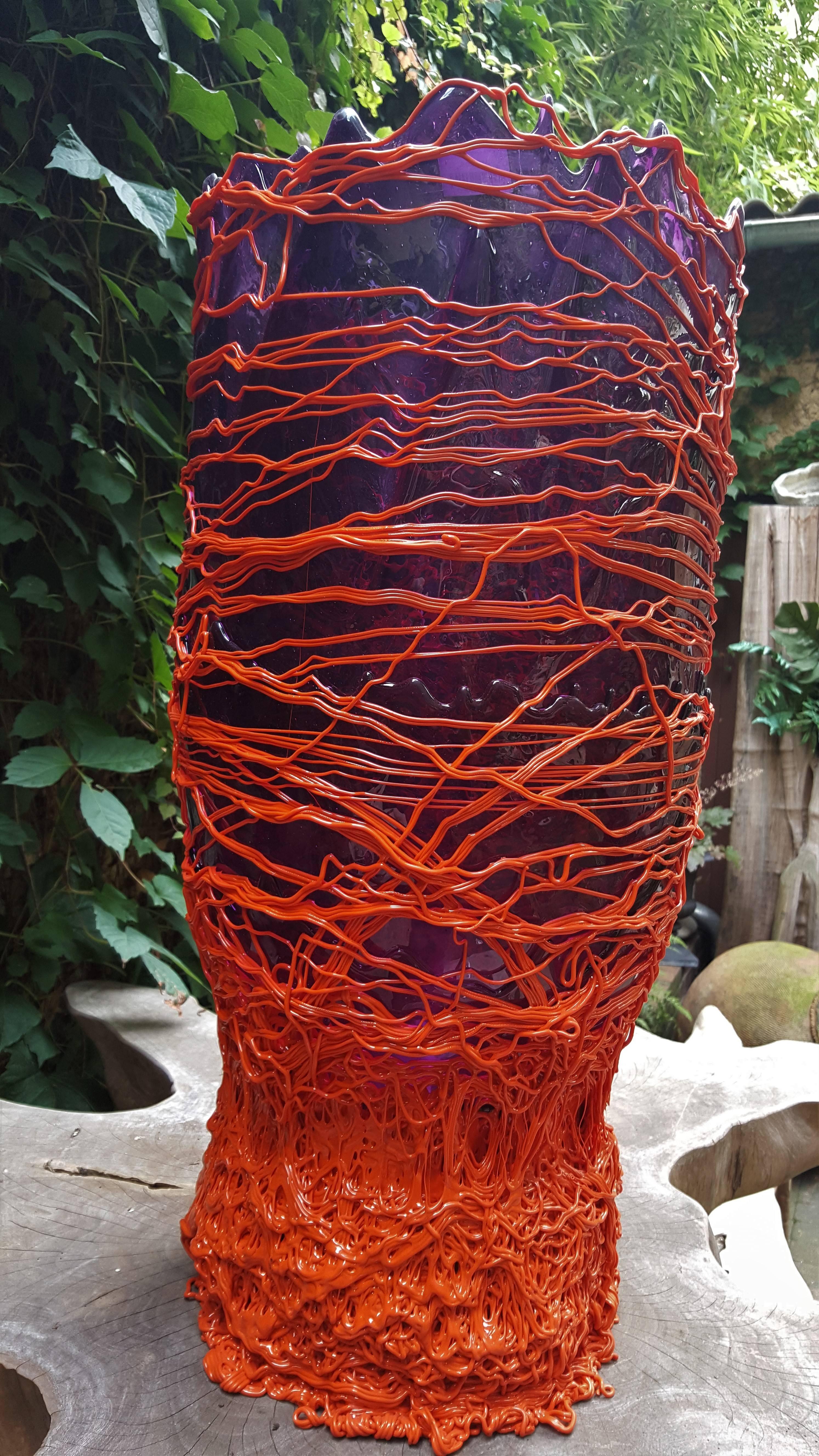 Flexible resin vase. Unique and original piece by Gaetano Pesce.
Sold with it's 