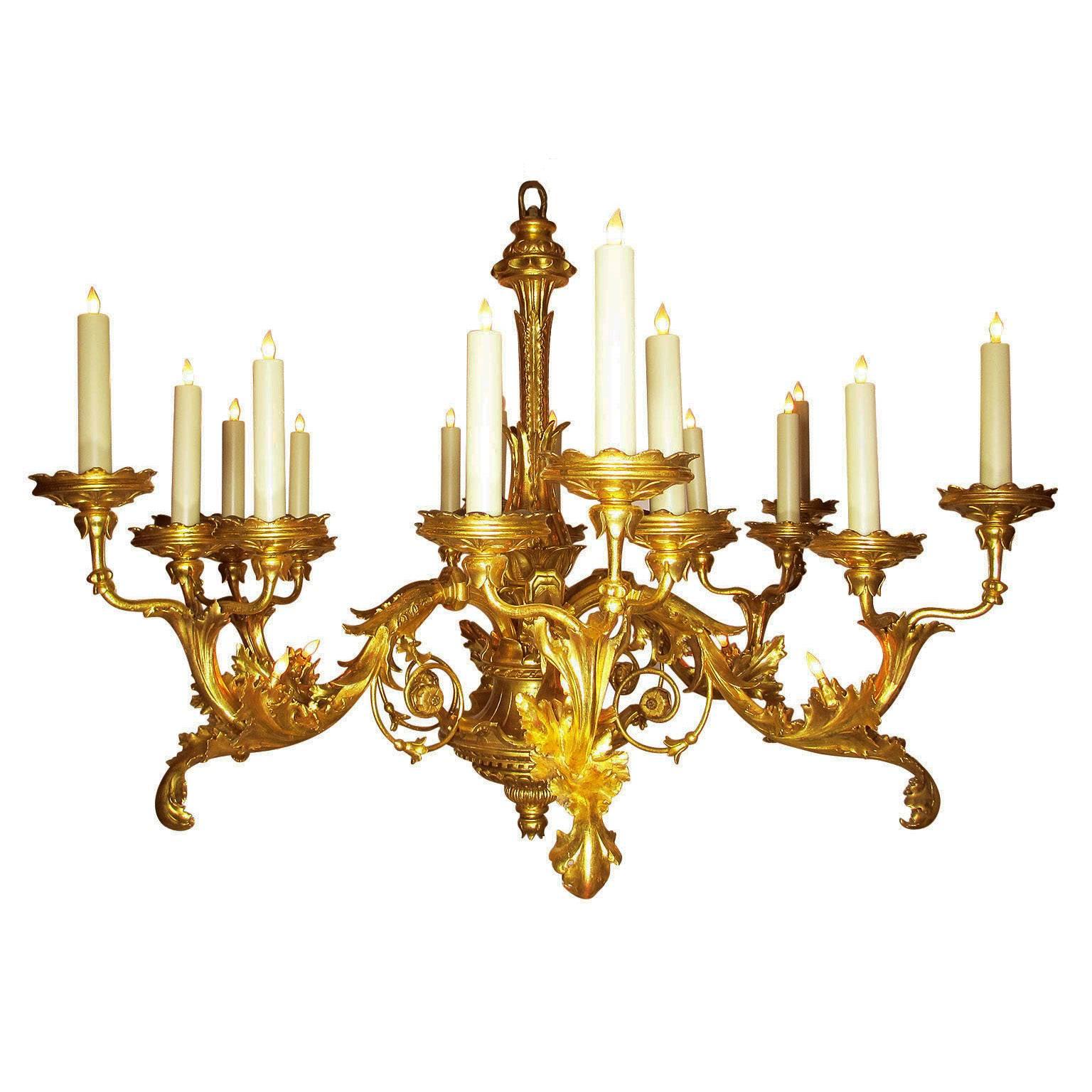 Lustre Palatial italien rococo du 19ème siècle en bois doré sculpté de style florentin rococo