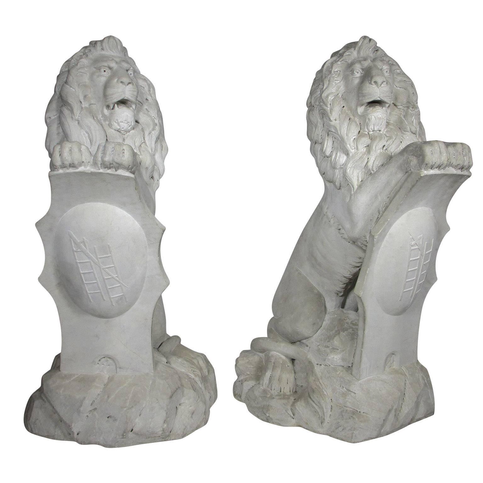 Palatial Pair of English Baroque Style 19th Century Carved Marble Sitting Lions