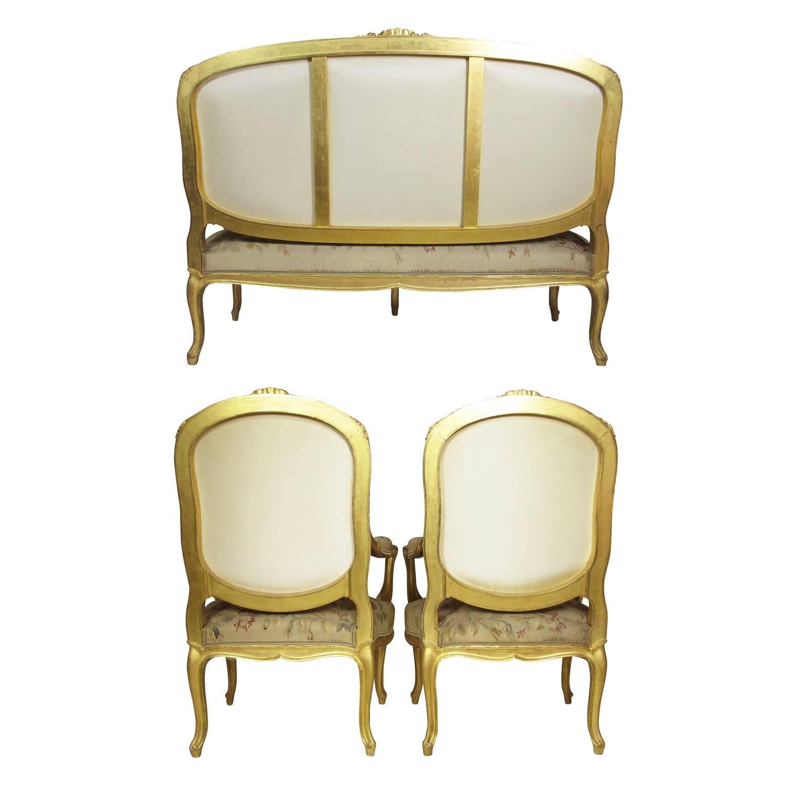 Suite de trois pièces en bois doré et salon d'Aubusson de style Louis XV du 19ème siècle français en vente 5