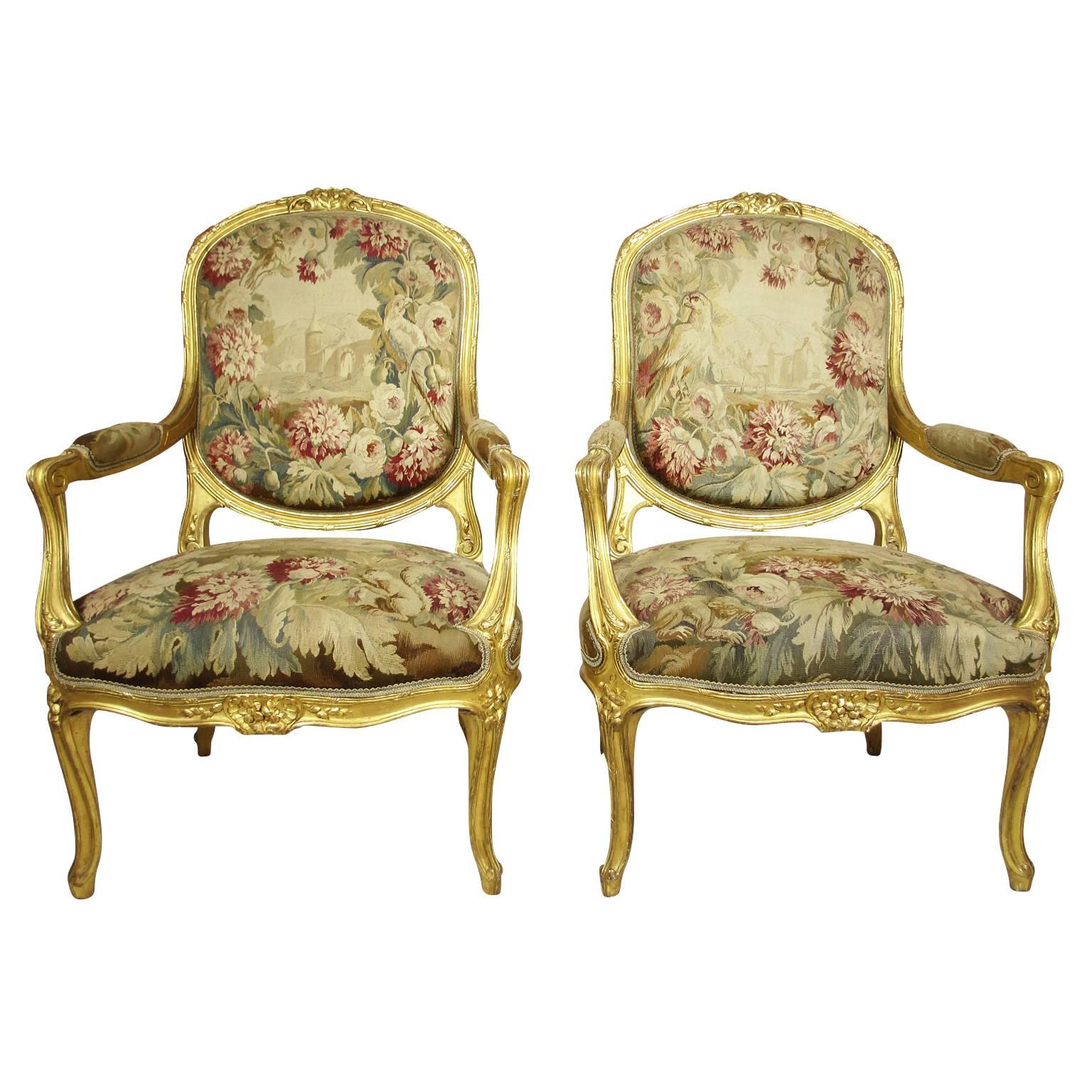 Soie Suite de trois pièces en bois doré et salon d'Aubusson de style Louis XV du 19ème siècle français en vente
