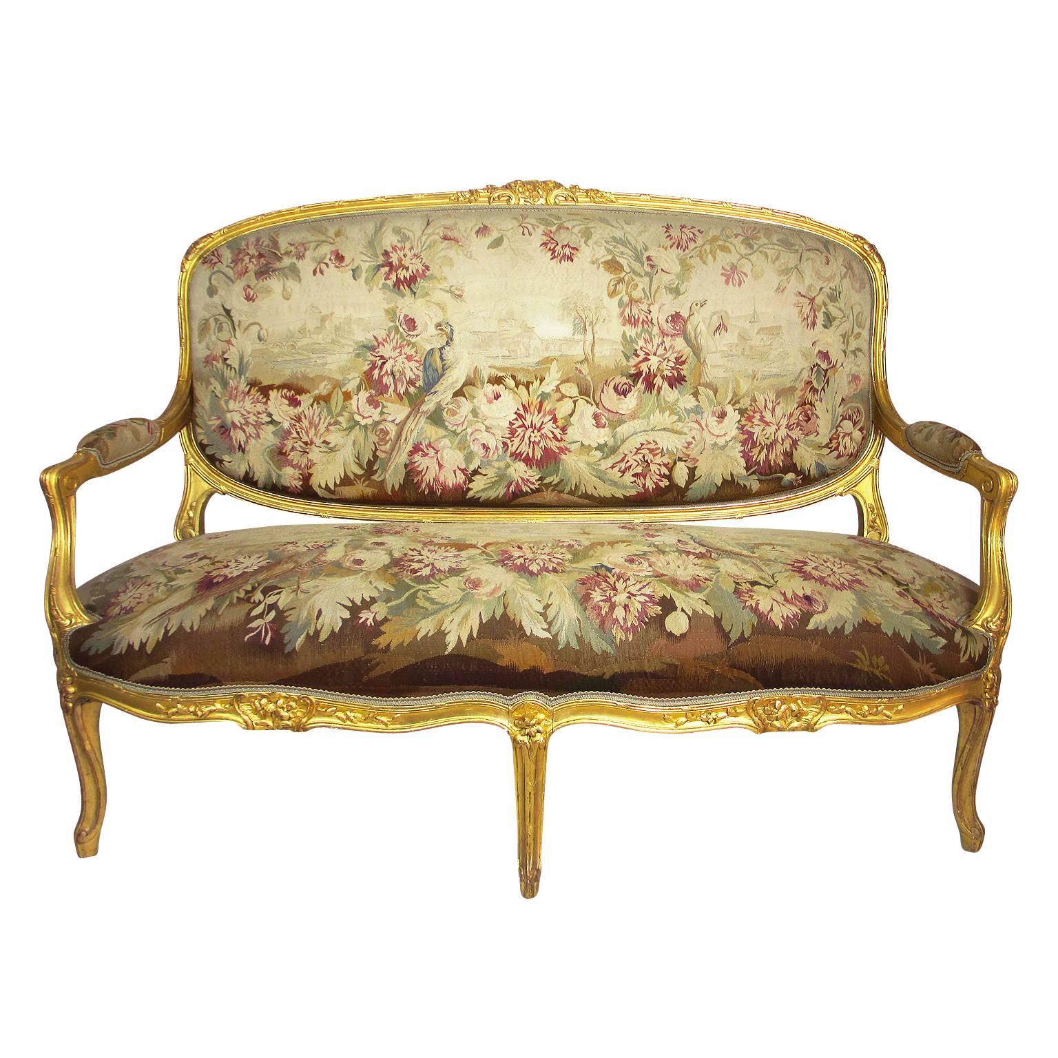 Doré Suite de trois pièces en bois doré et salon d'Aubusson de style Louis XV du 19ème siècle français en vente