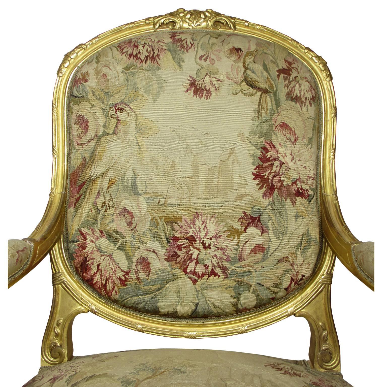 Suite de trois pièces en bois doré et salon d'Aubusson de style Louis XV du 19ème siècle français en vente 3