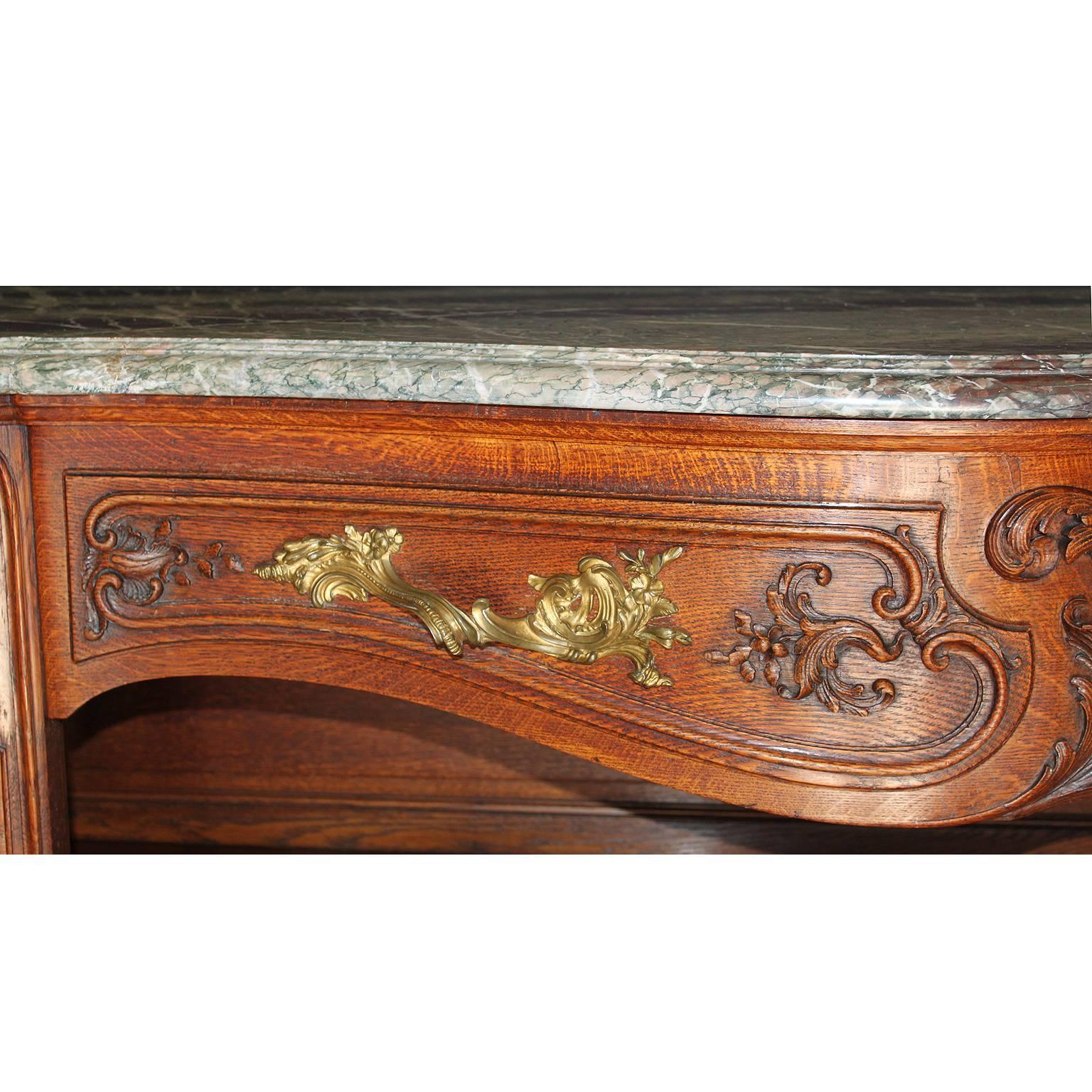 French Baroque 19th Century Louis XV Style Finely Carved Walnut Buffet Console In Good Condition For Sale In Los Angeles, CA