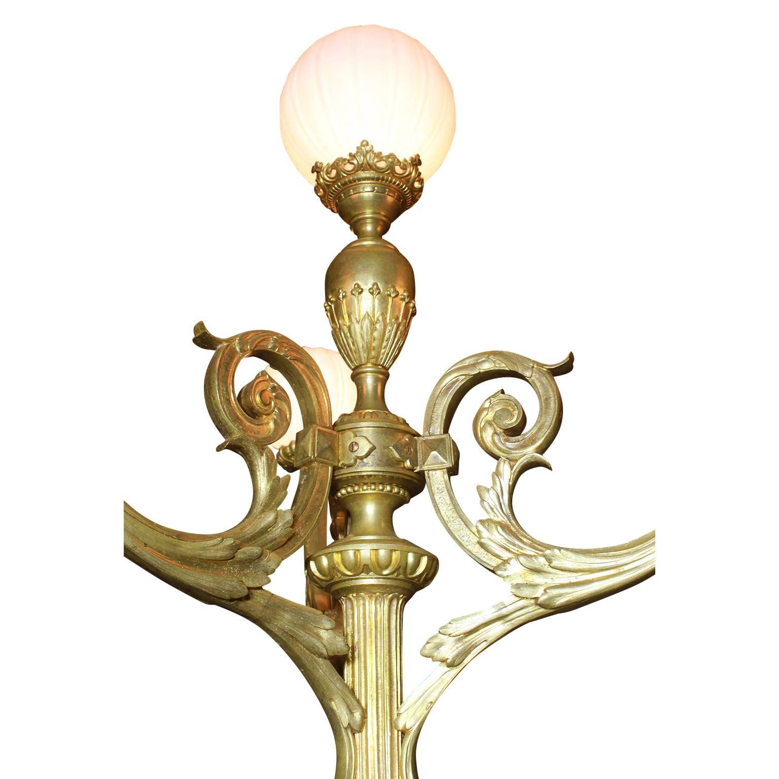 Fine French 19th-20th Century Louis XV Style Belle Epoque Gilt-Bronze Torchere In Good Condition For Sale In Los Angeles, CA