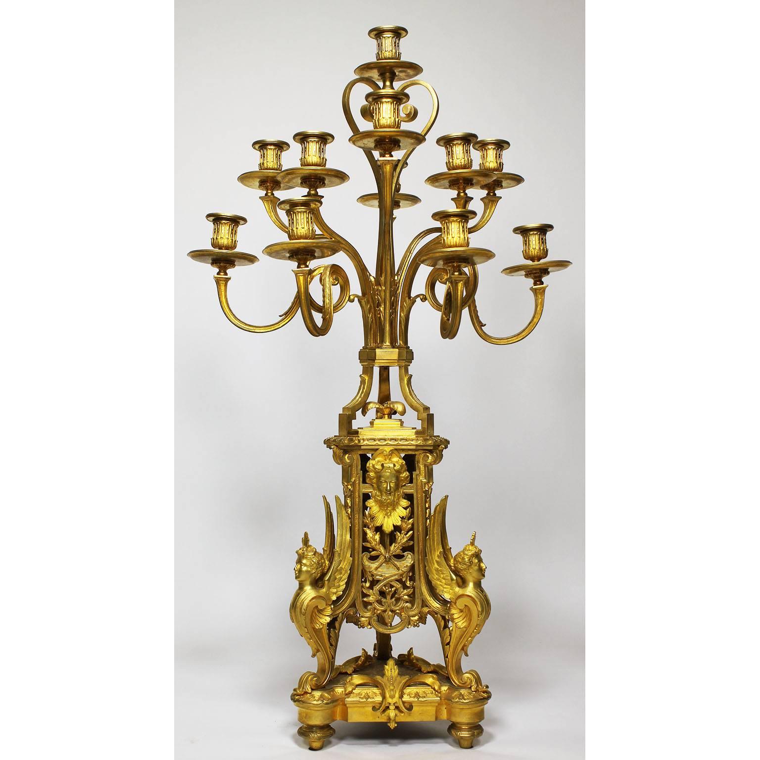 Französische figurale Goldbronze-Uhr-Garnitur im Louis XIV.-Stil des 19. Jahrhunderts, Raingo Frers im Angebot 3