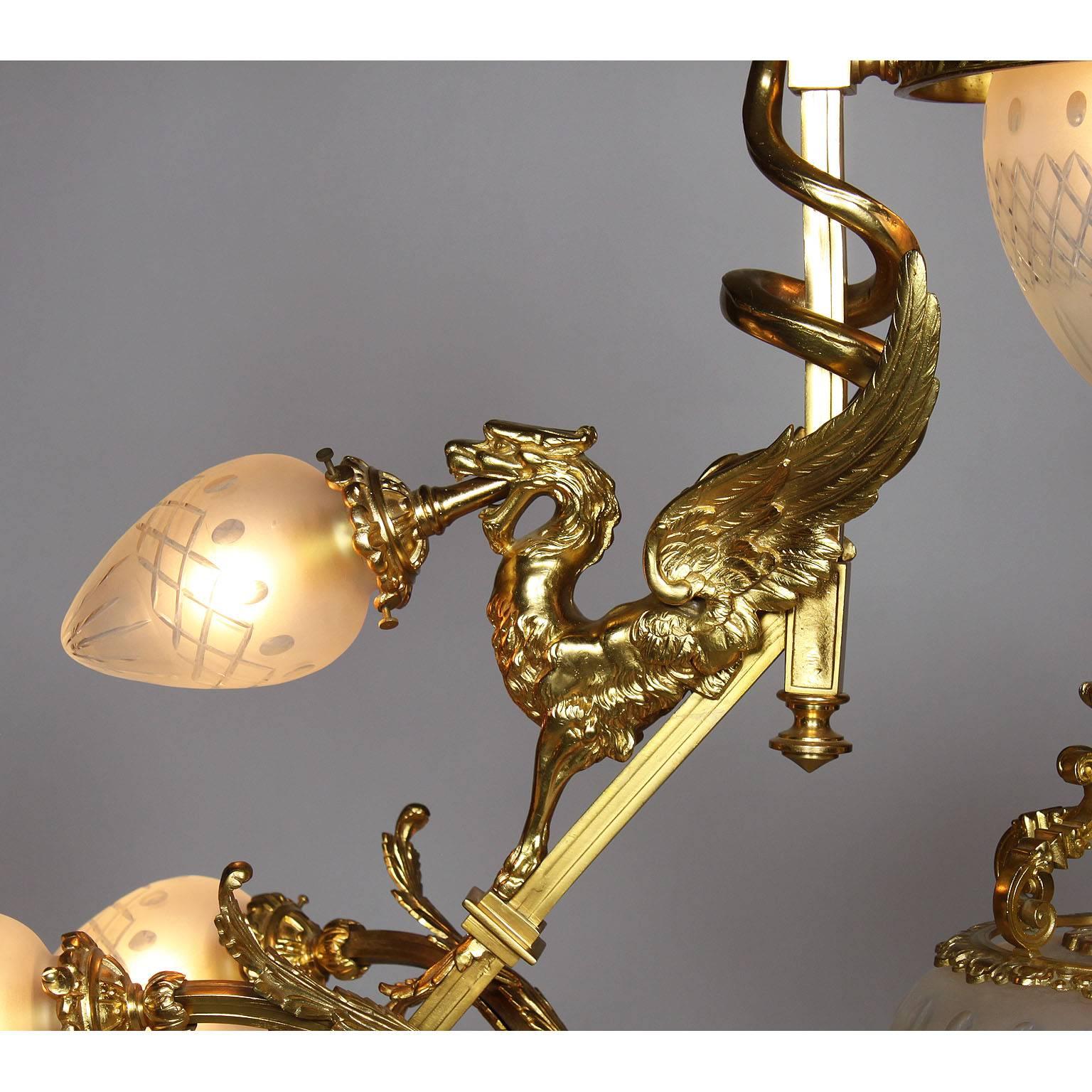 Début du 20ème siècle Lustre français de style néoclassique de la Belle Époque XIXe-XXe siècle en bronze doré en vente