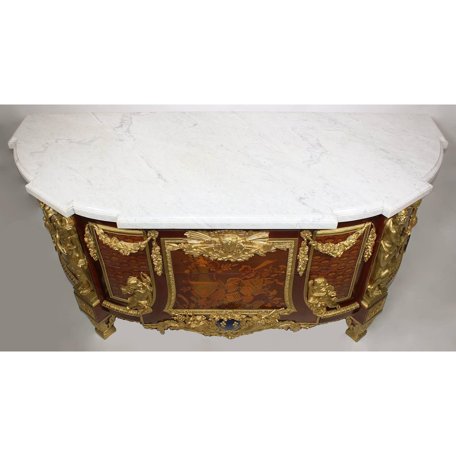 Belle commode française du 19ème siècle de style Louis XVI en marqueterie et monté sur bronze doré en vente 3