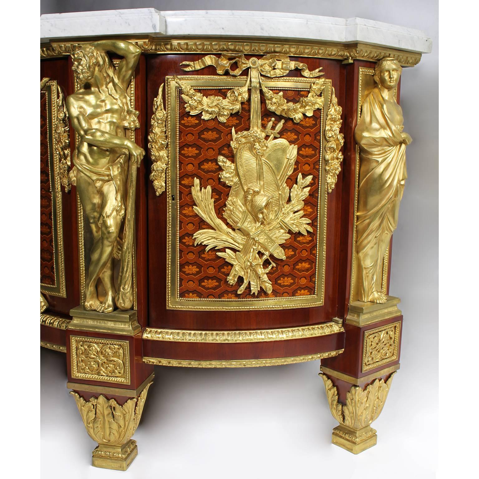 Belle commode française du 19ème siècle de style Louis XVI en marqueterie et monté sur bronze doré en vente 1