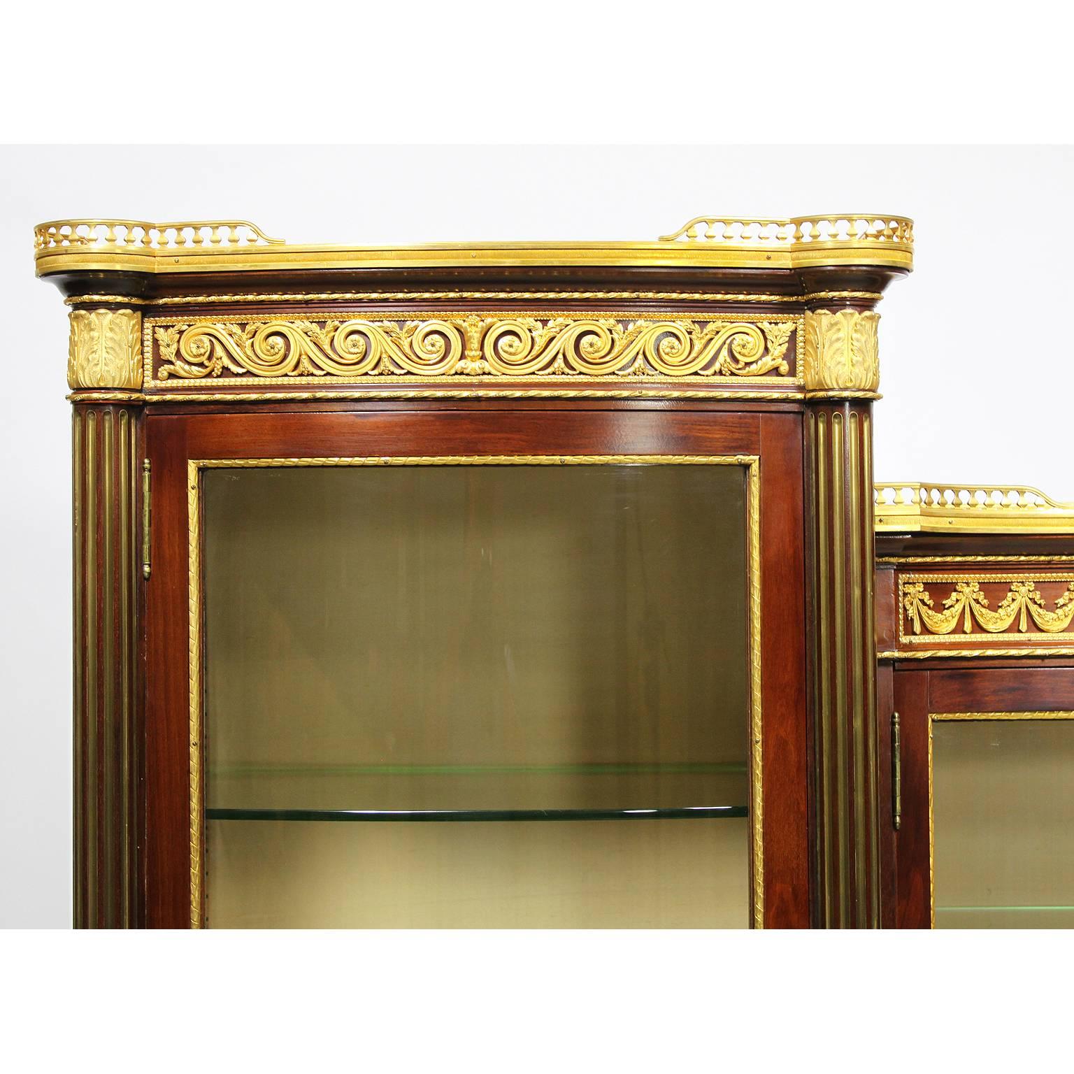 French 19th-20th Century Louis XVI Style Mahogany and Ormolu-Mounted Vitrine In Good Condition For Sale In Los Angeles, CA