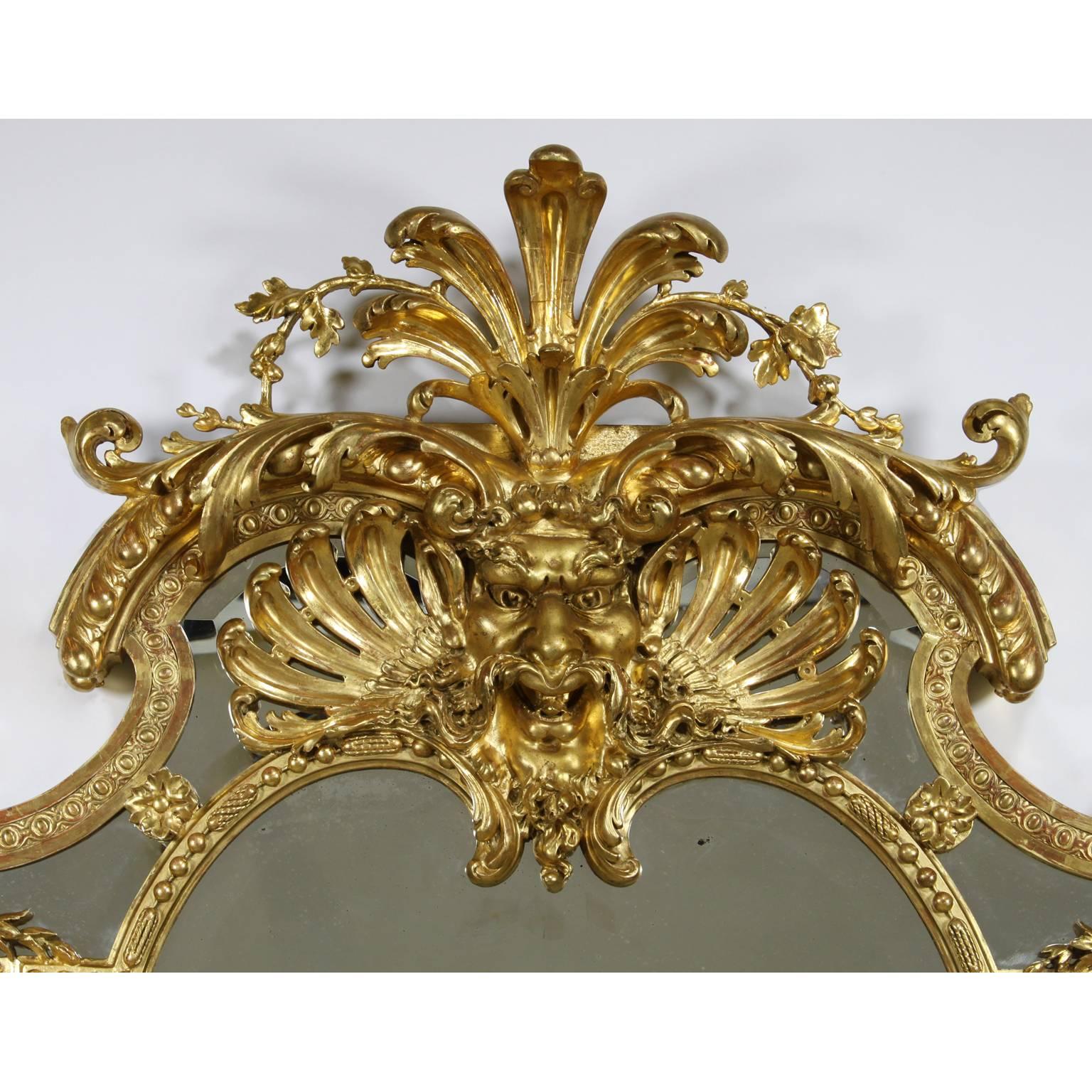 Néo-empire Miroir en bois doré à sphinx de style Empire français 19ème siècle Napoléon III en vente