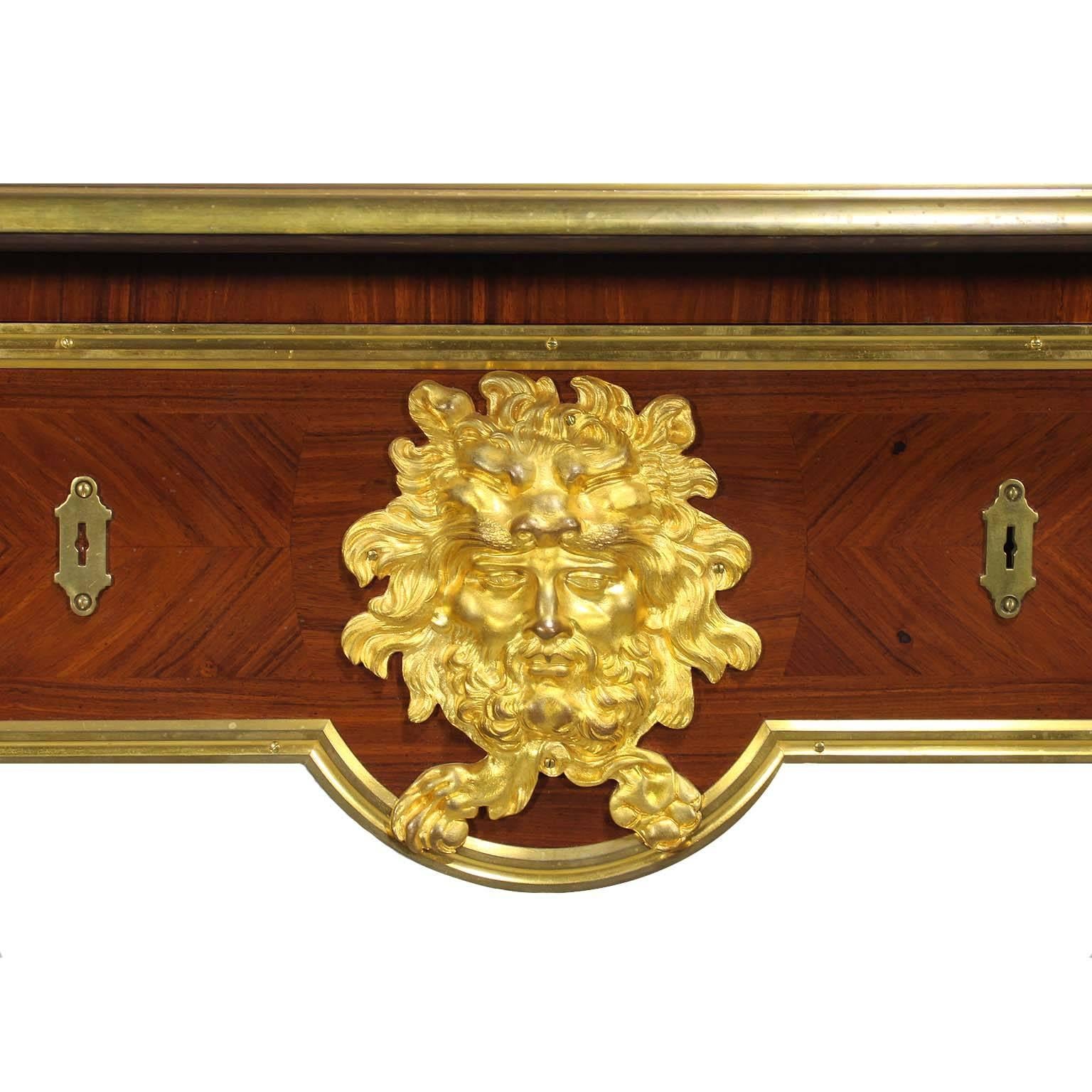 Verre Bureau plat de style Louis XV du 19ème siècle, monté en bronze doré en vente