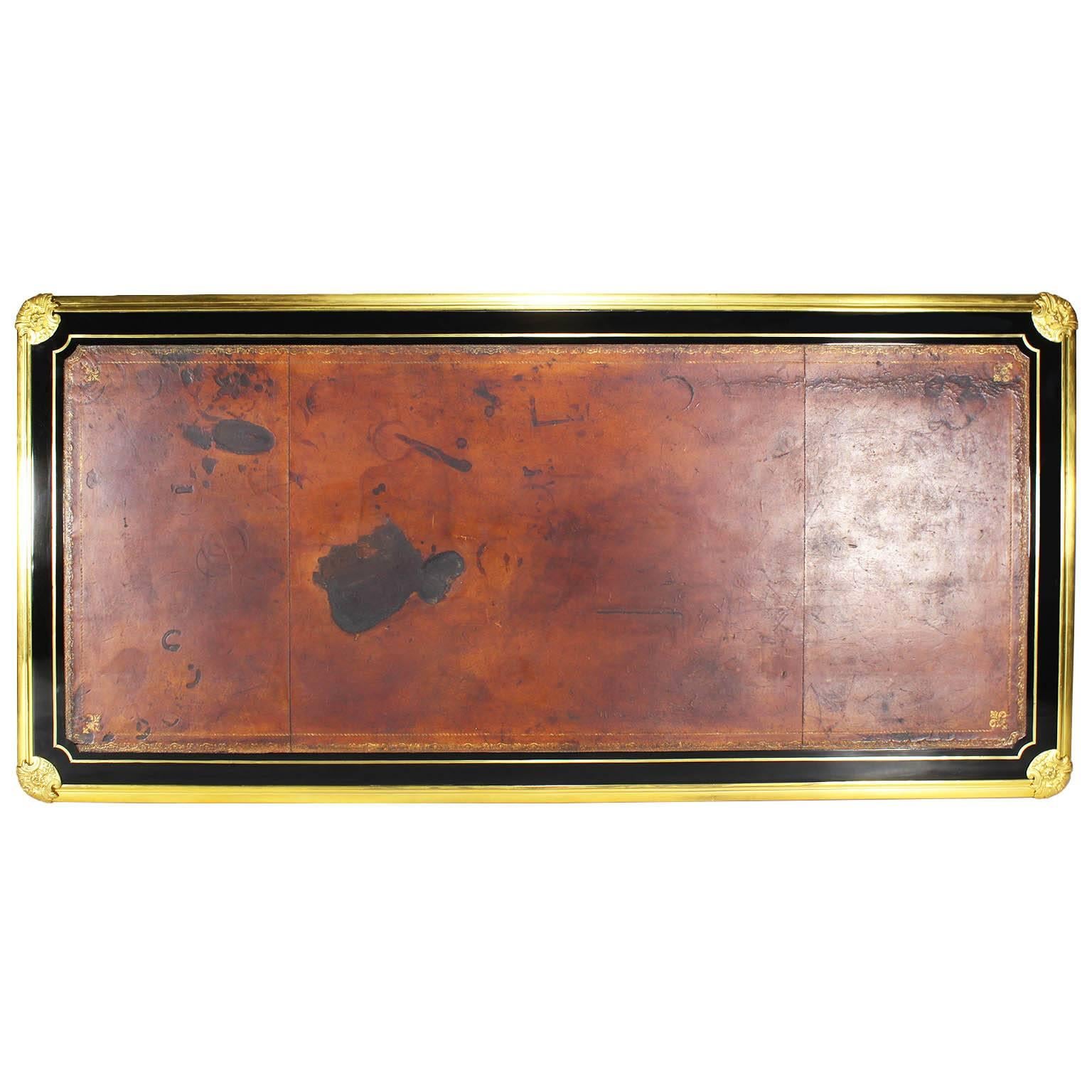 Schreibtisch aus ebonisiertem Holz und vergoldeter Bronze im Louis-XV-Stil des 19. Jahrhunderts im Angebot 3