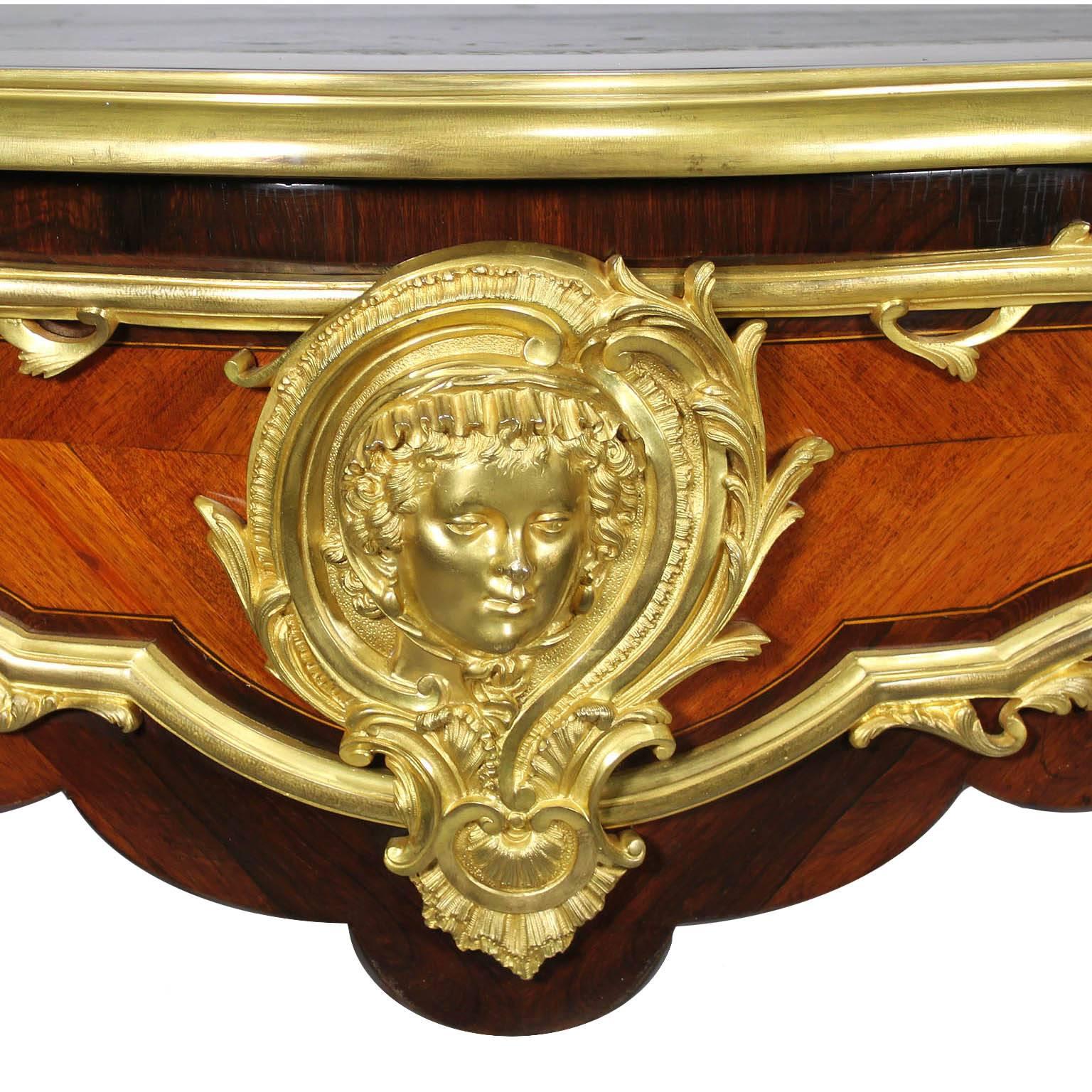 Französisch 19. Jahrhundert Louis XV Stil vergoldet Bronze montiert Kingwood Bureau Plat Schreibtisch im Angebot 3
