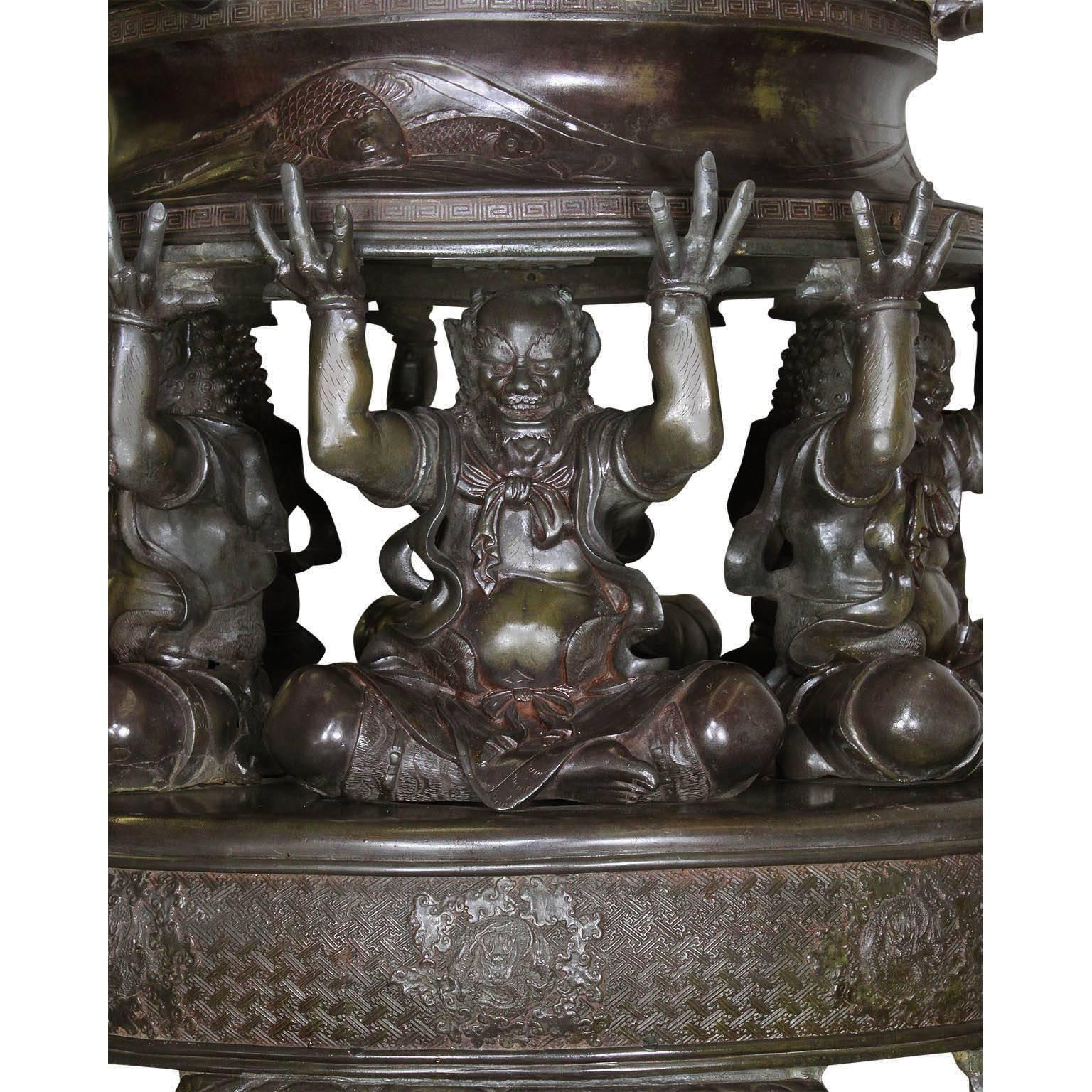 Monumental Japanese Meiji Period Bronze Censer Urn with Dragons For Sale 3