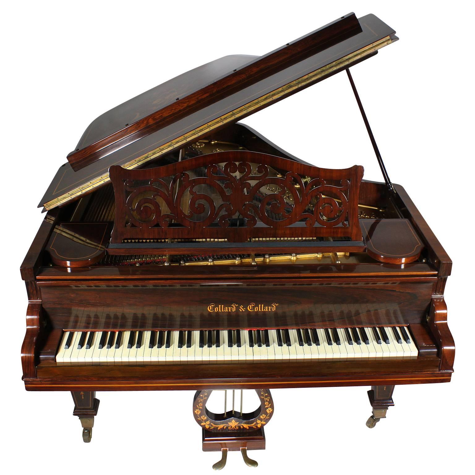 Très beau piano à queue de petite taille en bois de rose, palissandre, amboine et bois de satin marqueté (incrusté) du XIXe siècle de style anglo-français, œuvre de 