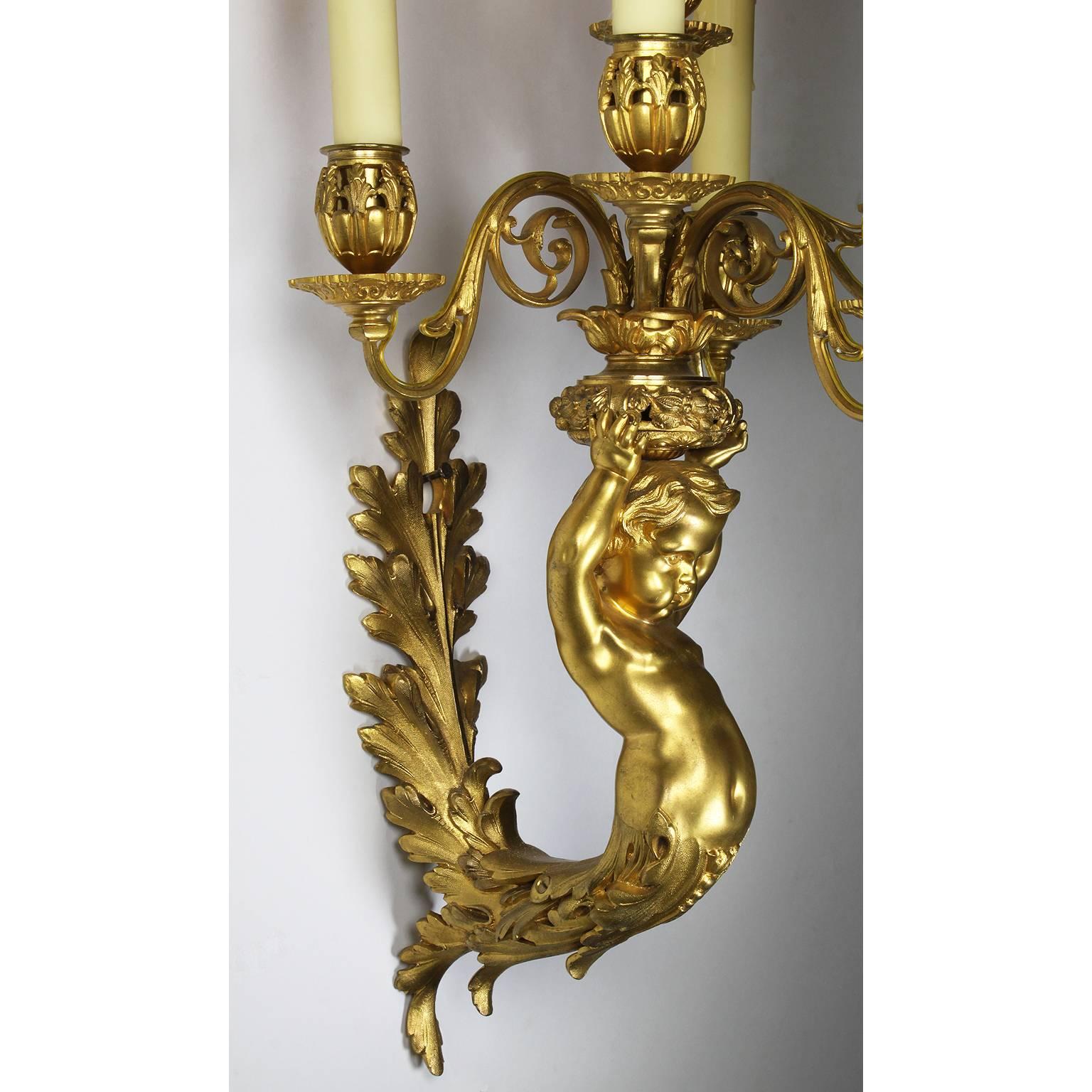 Doré Paire d'appliques murales à six lumières en bronze doré de style Louis XV de la Belle Époque française en vente