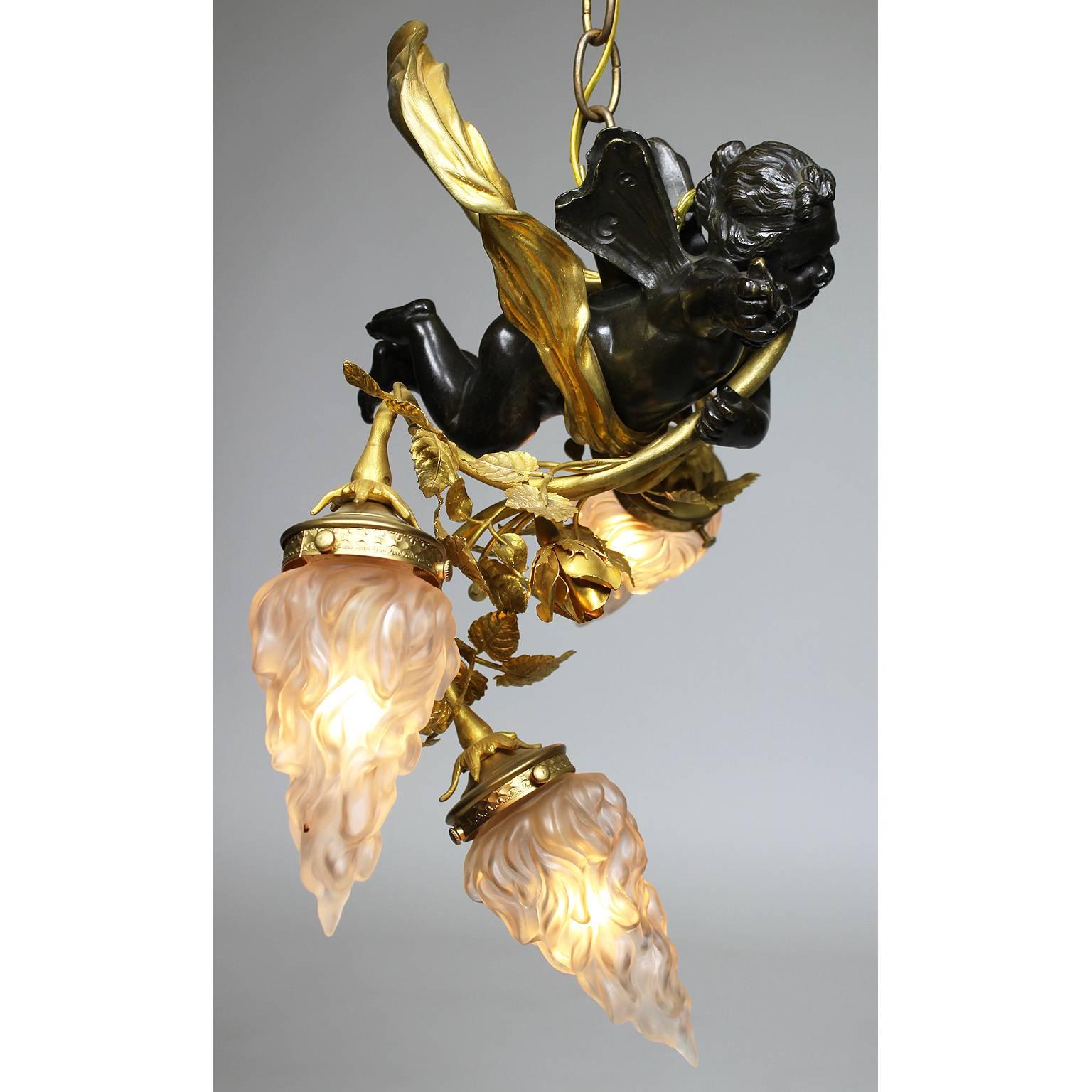 French Belle Époque Patinated and Gilt Bronze & Metal Hovering Cherub Chandelier For Sale 2