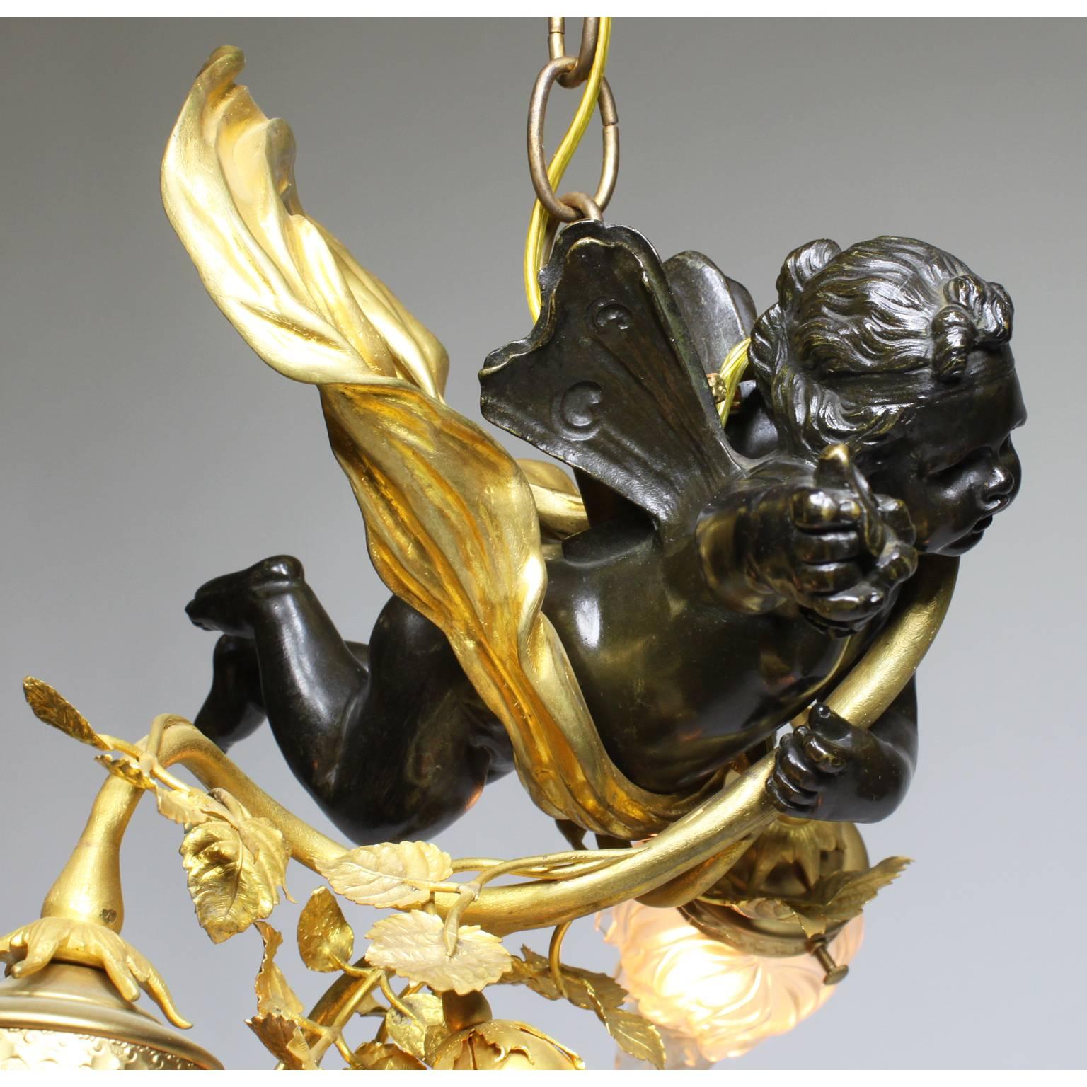 French Belle Époque Patinated and Gilt Bronze & Metal Hovering Cherub Chandelier For Sale 3