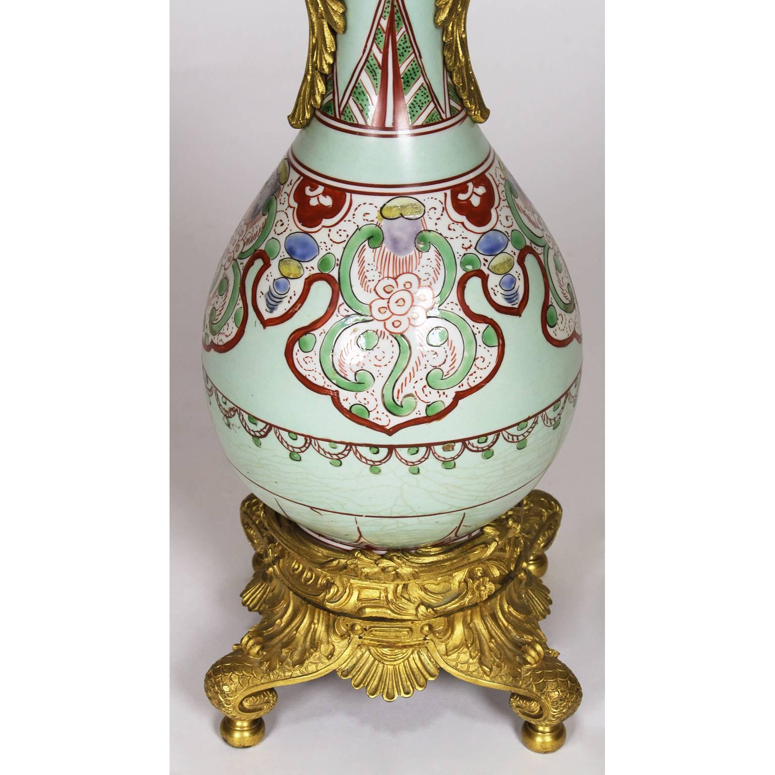 Hand-Painted Fine Pair of 19th Century Ormolu-Mounted Chinese Porcelain Vases Oil Lamps For Sale