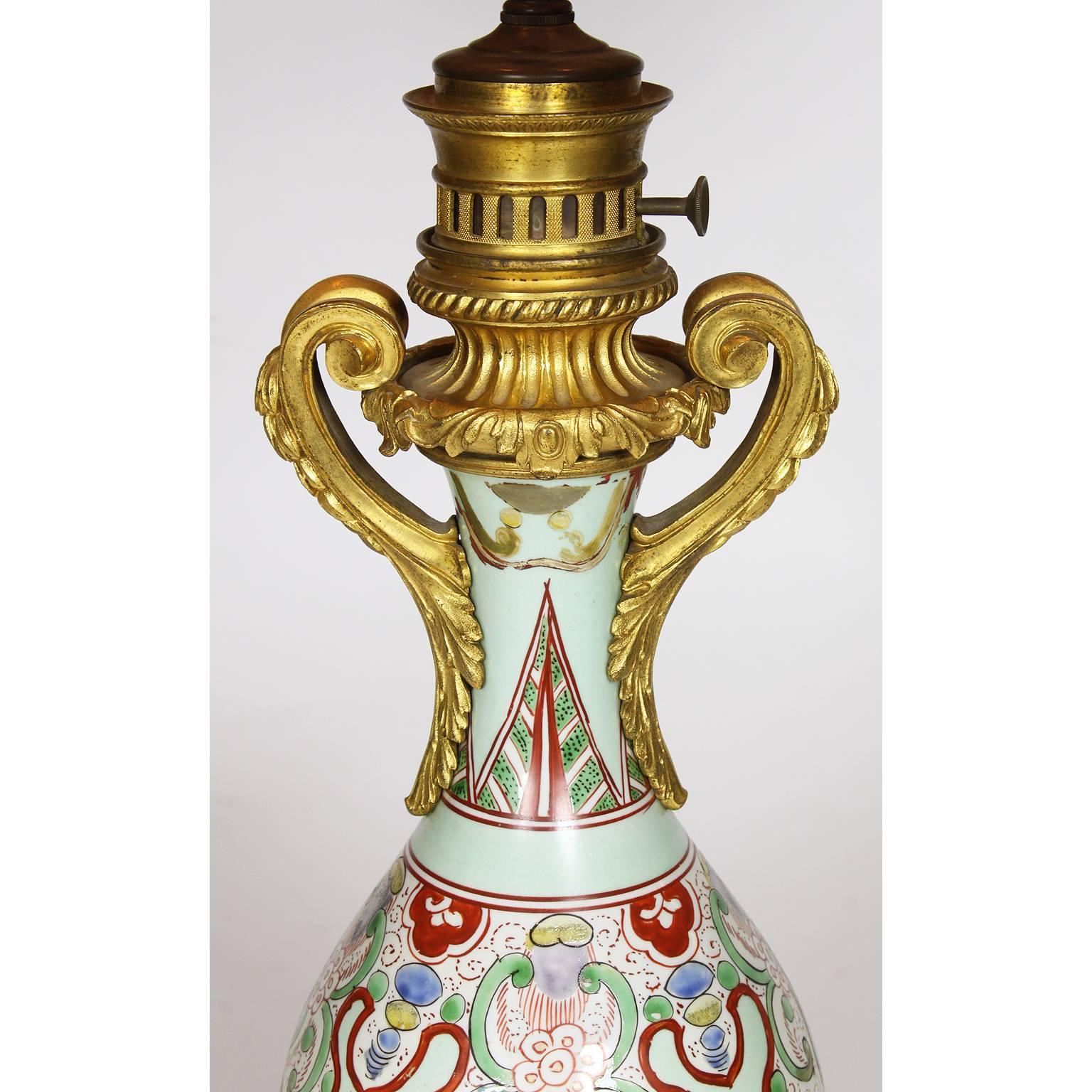 Chinese Export Fine Pair of 19th Century Ormolu-Mounted Chinese Porcelain Vases Oil Lamps For Sale
