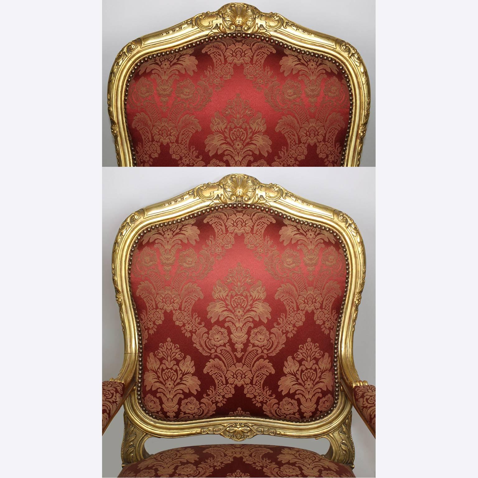 Dreiteilige, palastartige Salon-Suite aus geschnitztem vergoldetem Holz im Louis-XV-Stil des 19. Jahrhunderts (Stoff) im Angebot