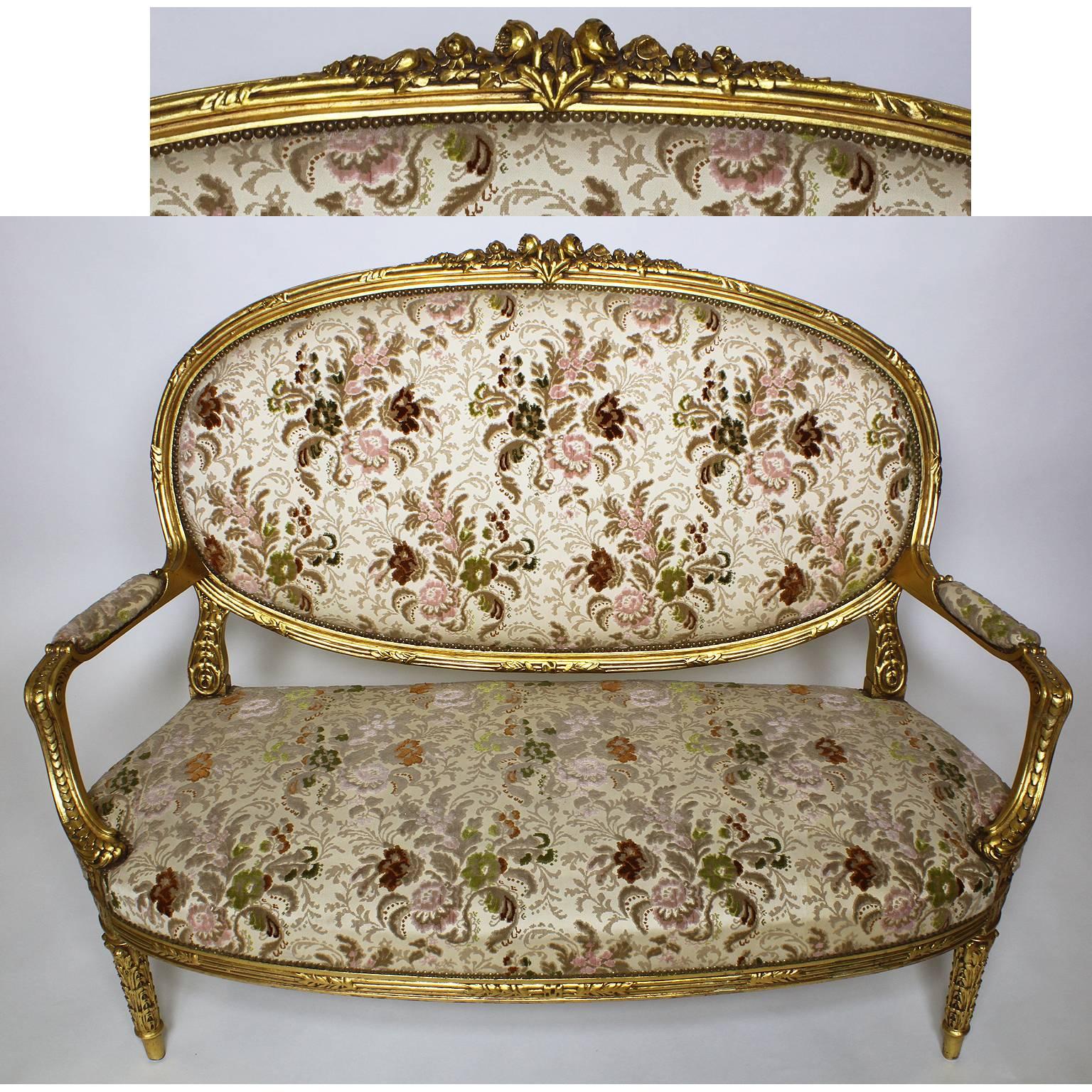 Französisch 19-20. Jahrhundert Louis XV Stil Giltwood geschnitzt Fünf-Piece Salon Suite (Geschnitzt) im Angebot