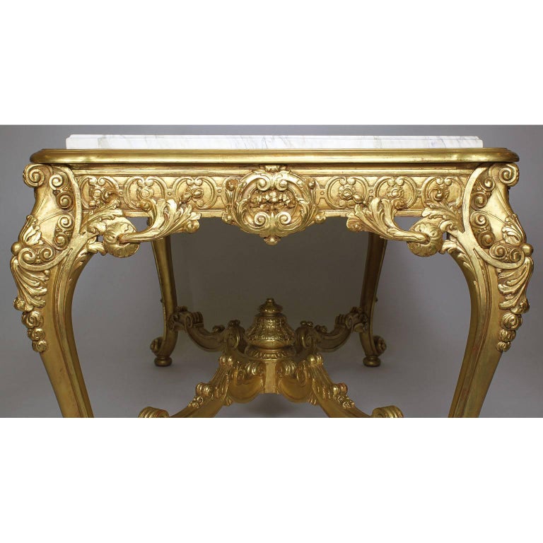 Fine French 19th-20th Century Louis XV Style Giltwood Carved Center Hall Table For Sale 3