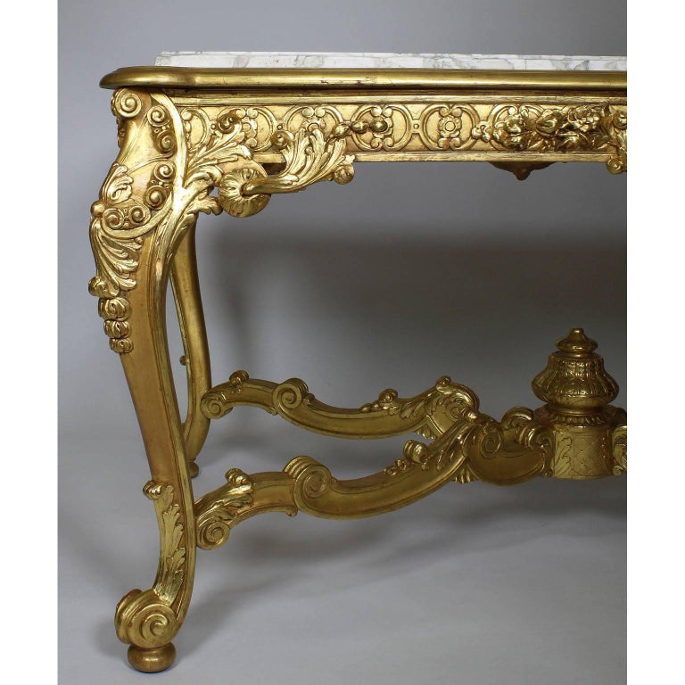 Fine French 19th-20th Century Louis XV Style Giltwood Carved Center Hall Table In Good Condition For Sale In Los Angeles, CA