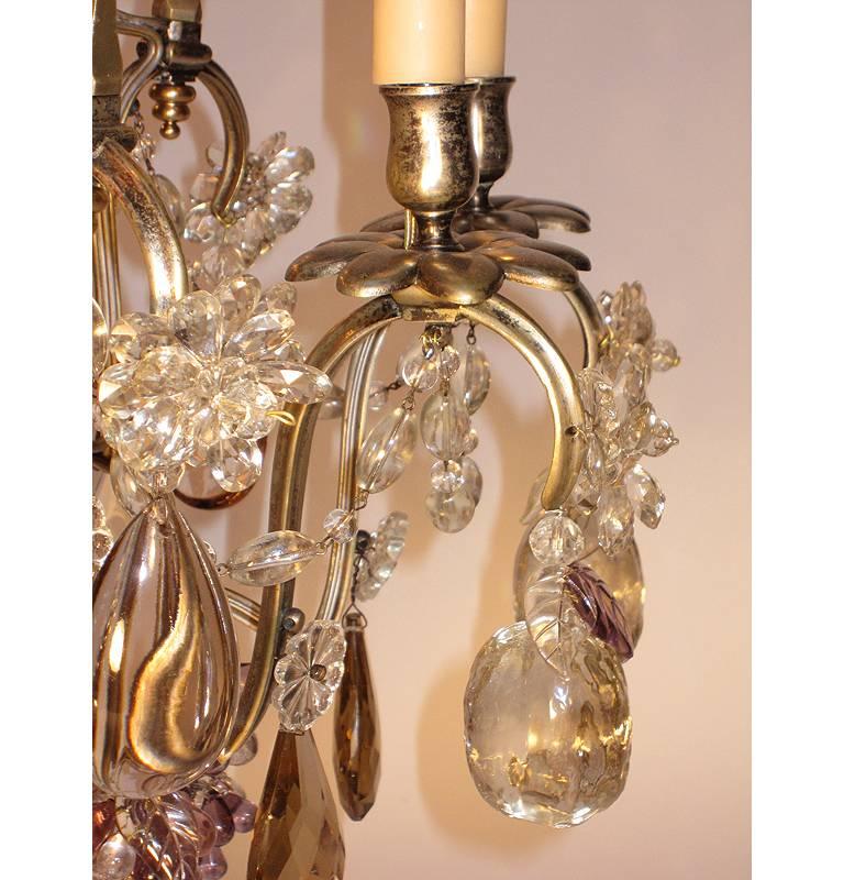 Lampadario a 8 luci con cristalli colorati e argentati del XIX-XX secolo in stile Luigi XV in vendita 3