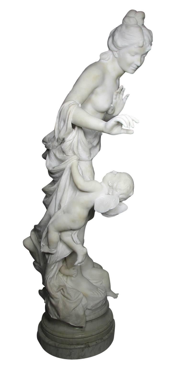 Italienische Marmorskulptur in Lebensgröße aus dem 19. Jahrhundert mit dem Titel „Auf der Suche nach Liebe“ (Geschnitzt) im Angebot