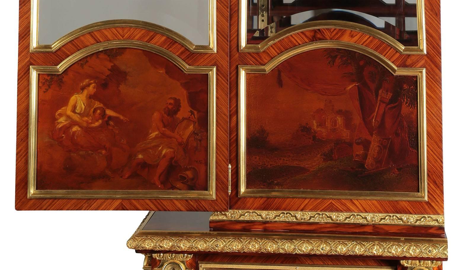 XIXe siècle Palatiale Vitrine de style Louis XVI en bois de roi monté en bronze doré et en Vernis Martin en vente