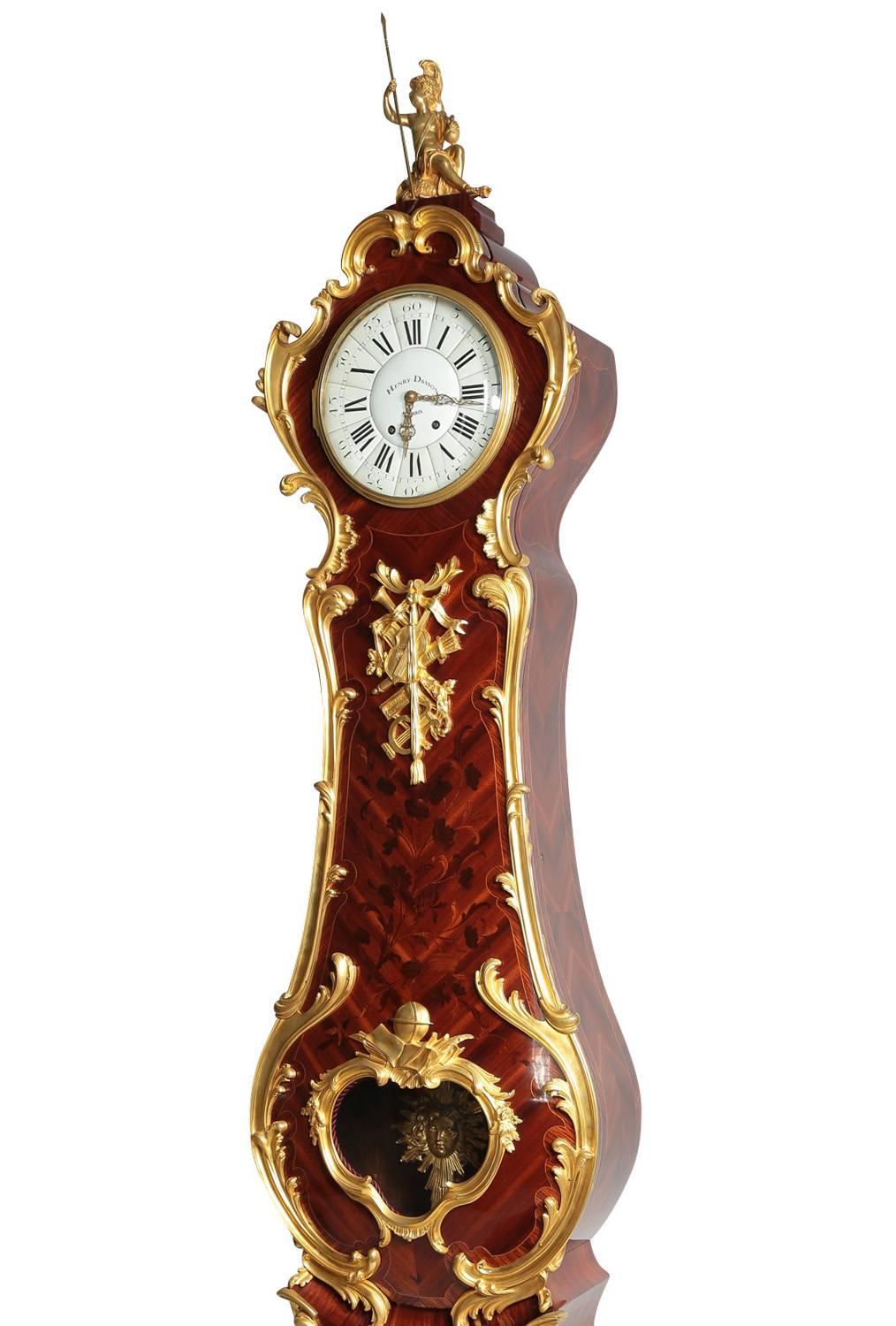 Bronzo Orologio a pendolo a cassa alta in stile Regence francese del XIX secolo con ormolatura e legno di quercia in vendita