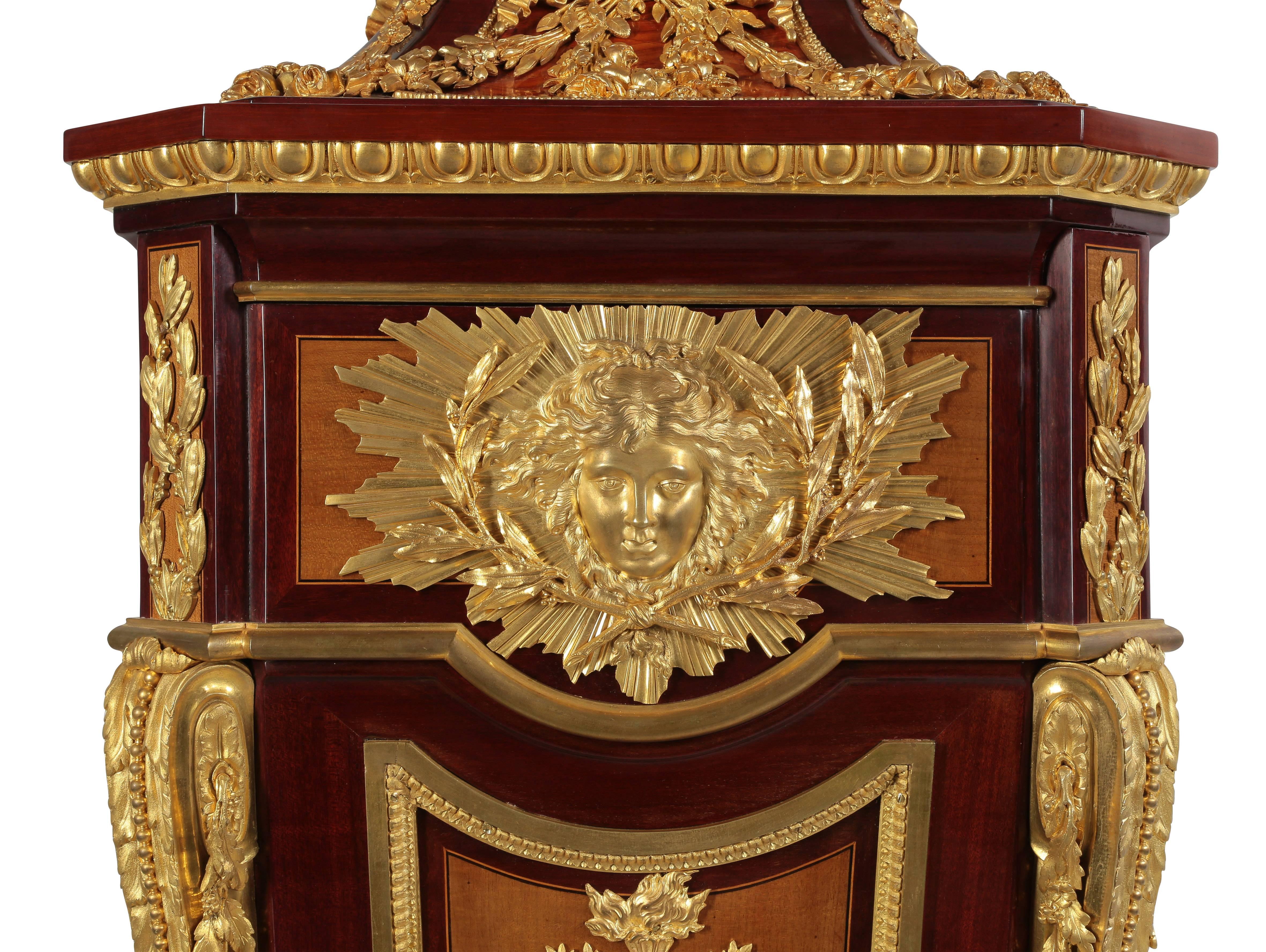 Pendule de style Louis XVI à chérubin, d'après Jean-Henri Riesener, 19e C. Bon état - En vente à Los Angeles, CA