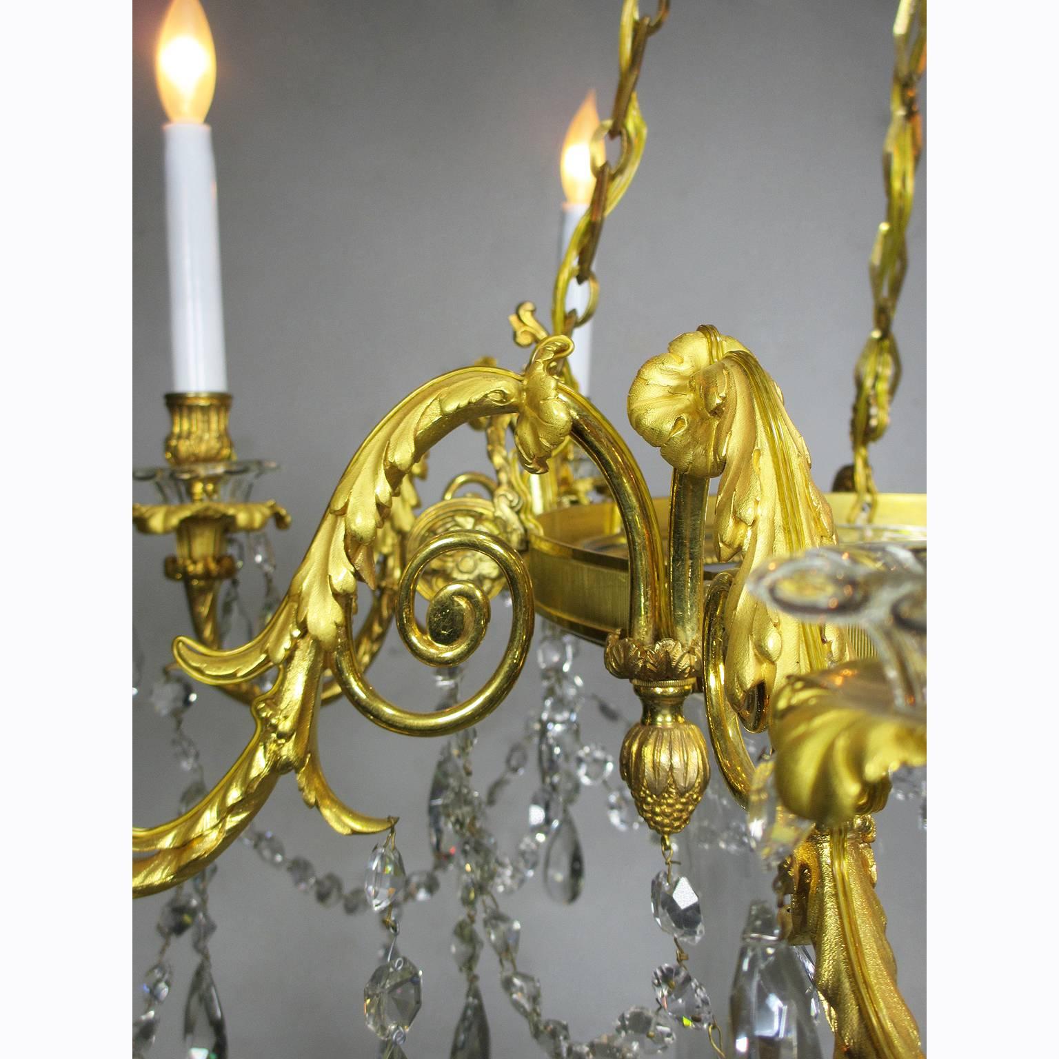 Kronleuchter aus Goldbronze und geschliffenem Glas im Louis-XV-Stil des 19. Jahrhunderts von Mottheau et Fils (Vergoldet) im Angebot