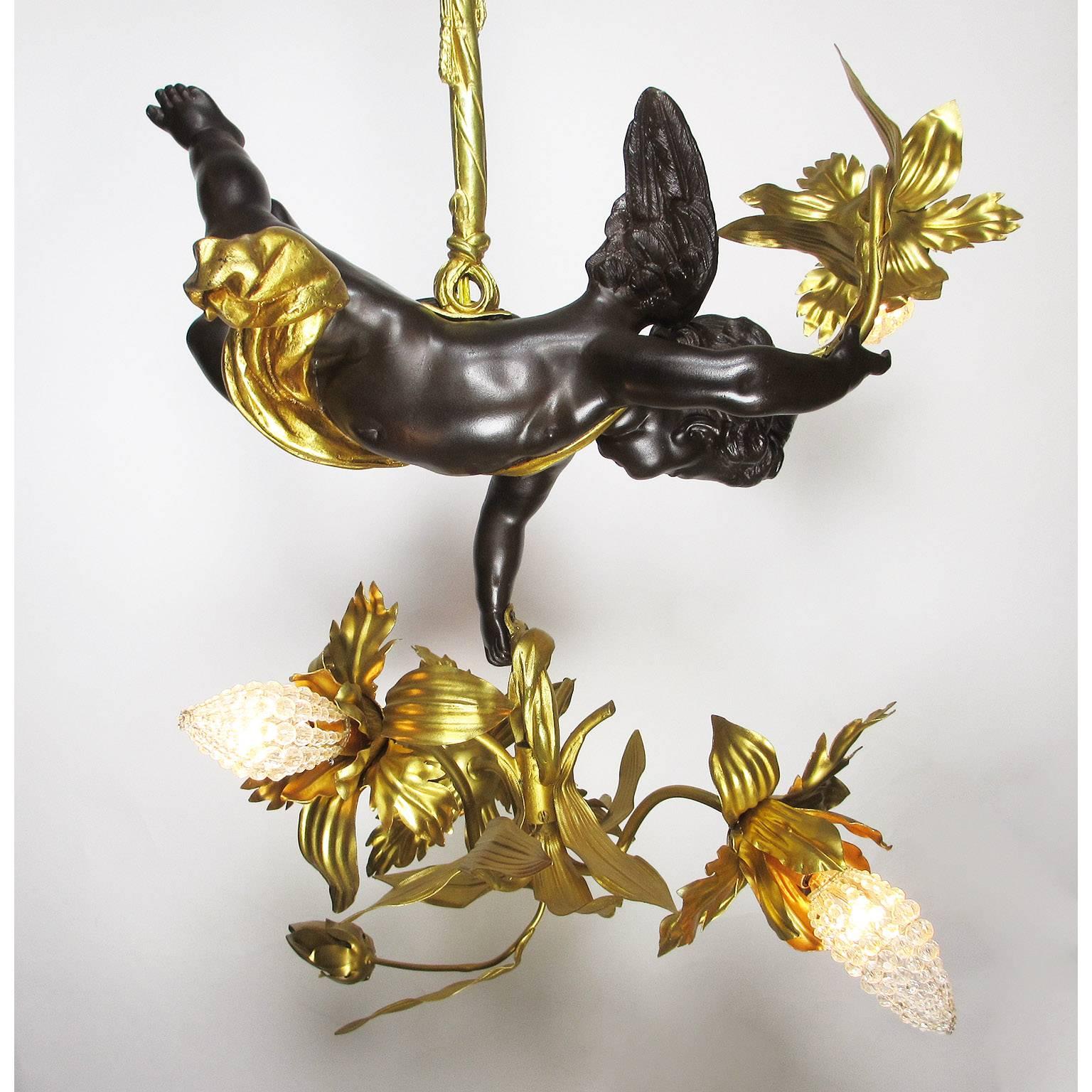 Fine French Belle Epoque Patinated and Gilt Bronze Hovering Cherub Chandelier In Good Condition For Sale In Los Angeles, CA