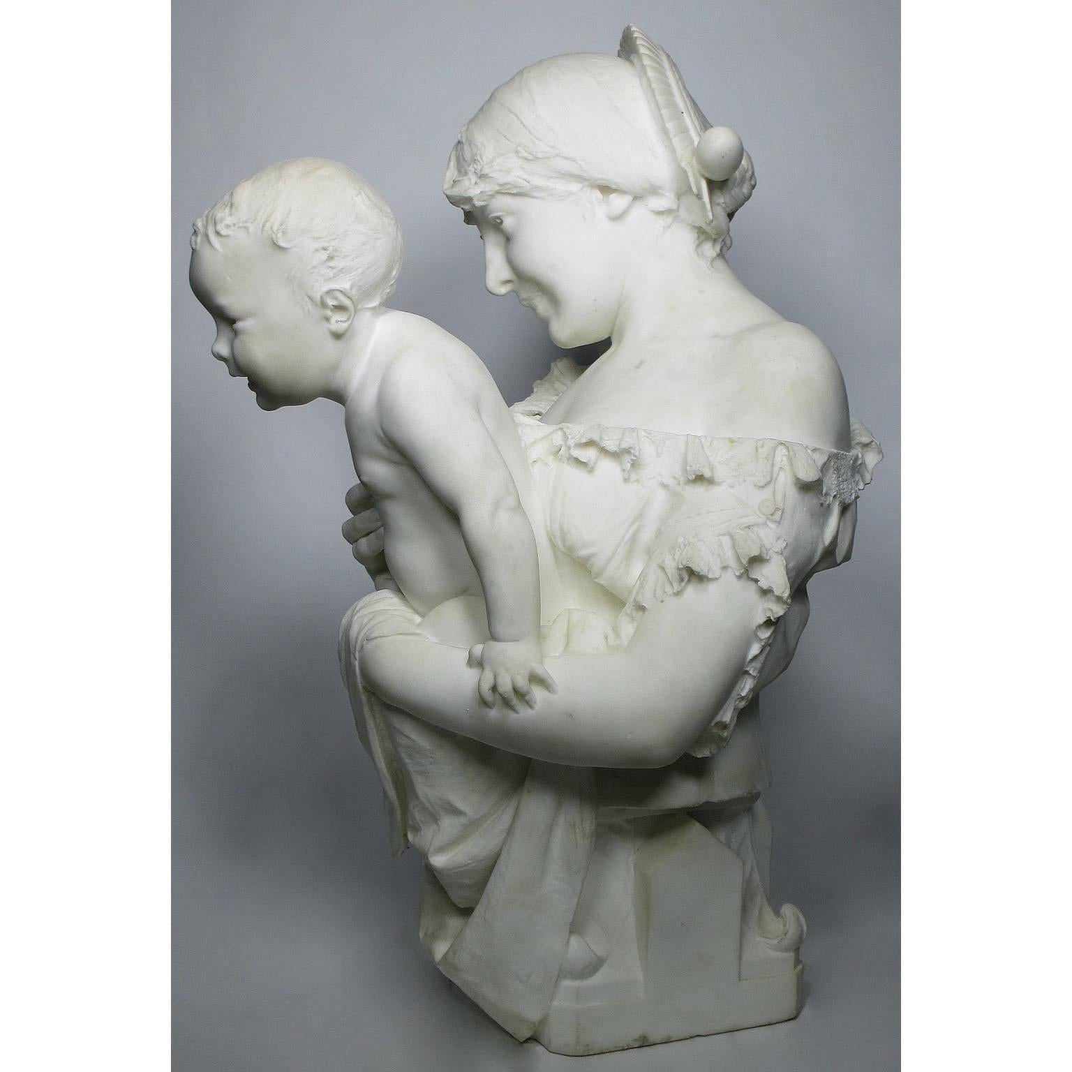 XIXe siècle Sculpture italienne en marbre grandeur nature du 19ème siècle « Mère et enfant » par A. Mazzucchelli en vente
