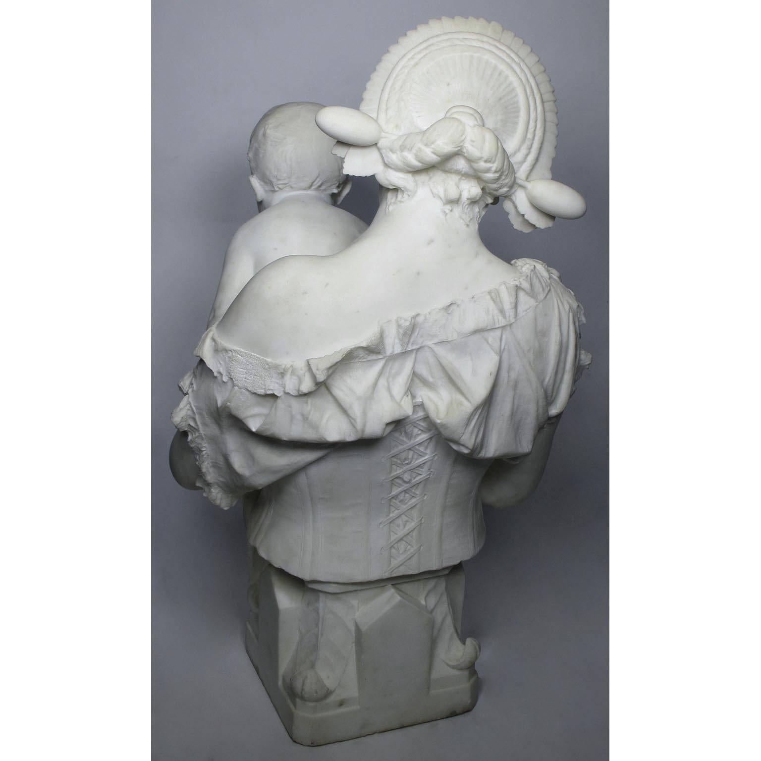 Marbre de Carrare Sculpture italienne en marbre grandeur nature du 19ème siècle « Mère et enfant » par A. Mazzucchelli en vente