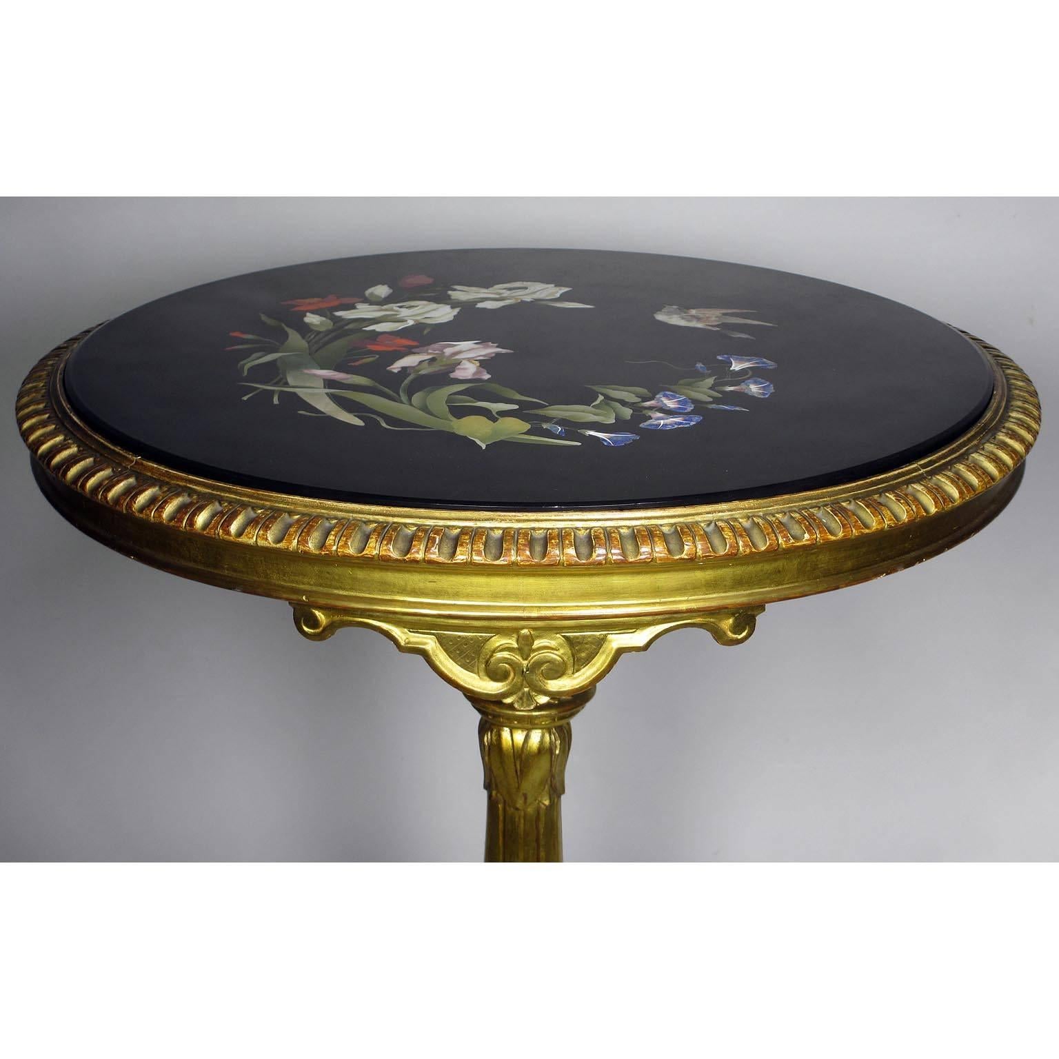 Sehr feiner italienischer Florentiner Pietra Dura-Tisch mit Intarsien aus dem 19. Jahrhundert (Rokoko)