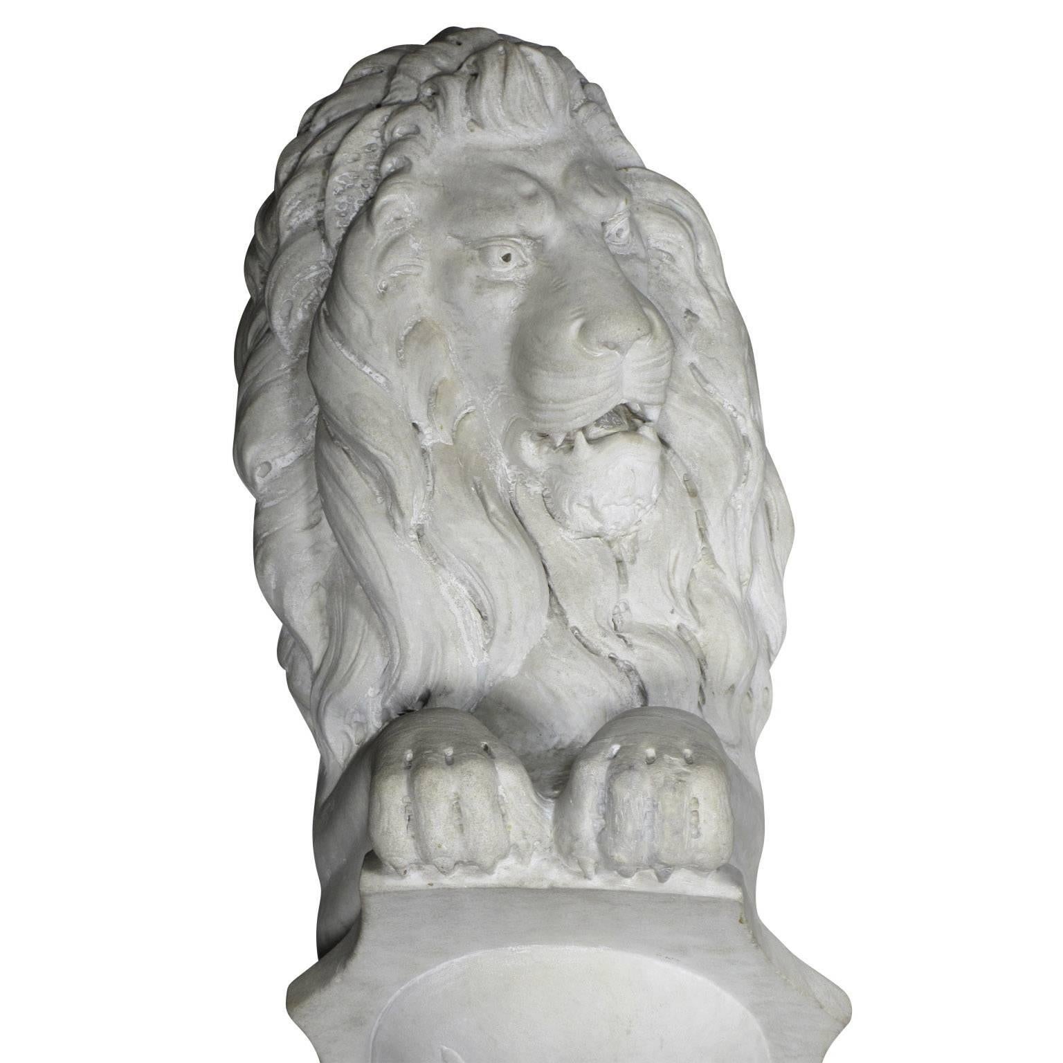 Palatial Pair of English Baroque Style 19th Century Carved Marble Sitting Lions In Fair Condition For Sale In Los Angeles, CA