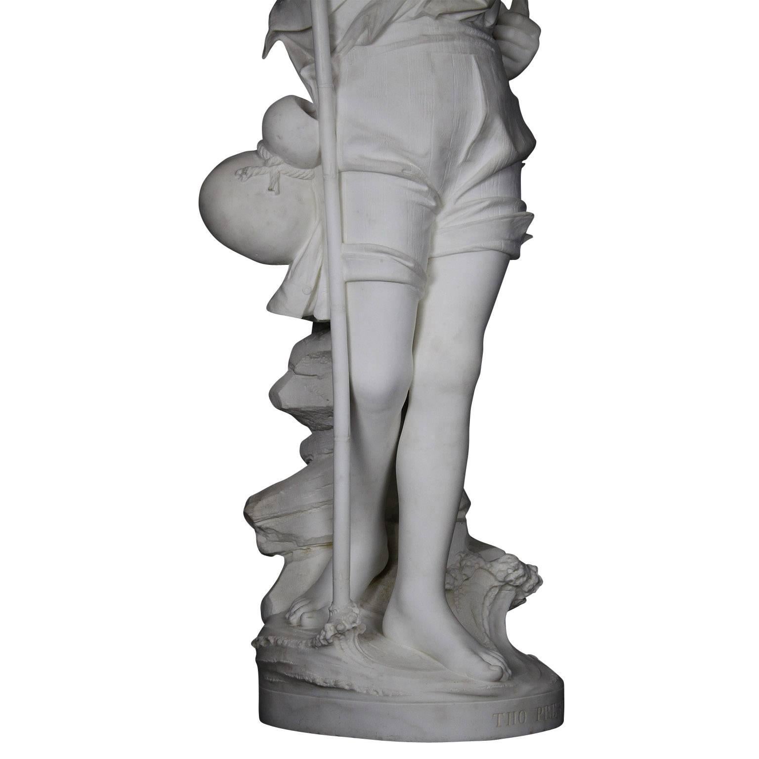 XIXe siècle Grande figure italienne du 19ème siècle en marbre de Carrare sculpté représentant un garçon pêcheur en vente