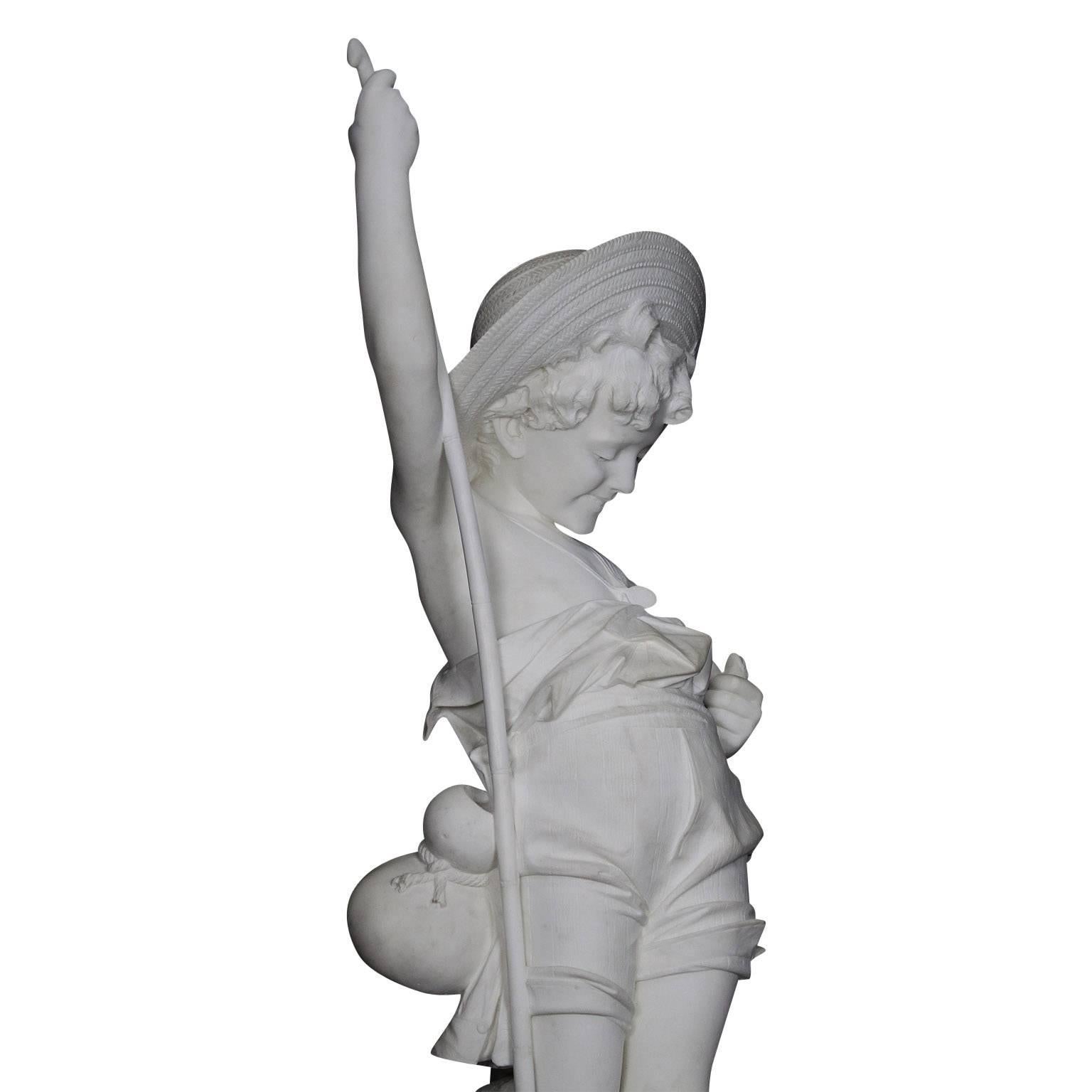 Grande figure italienne du 19ème siècle en marbre de Carrare sculpté représentant un garçon pêcheur en vente 3