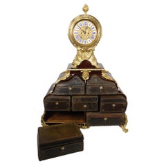 Cartonnier français du 19ème siècle de style Louis XV monté en bronze doré et en cuir
