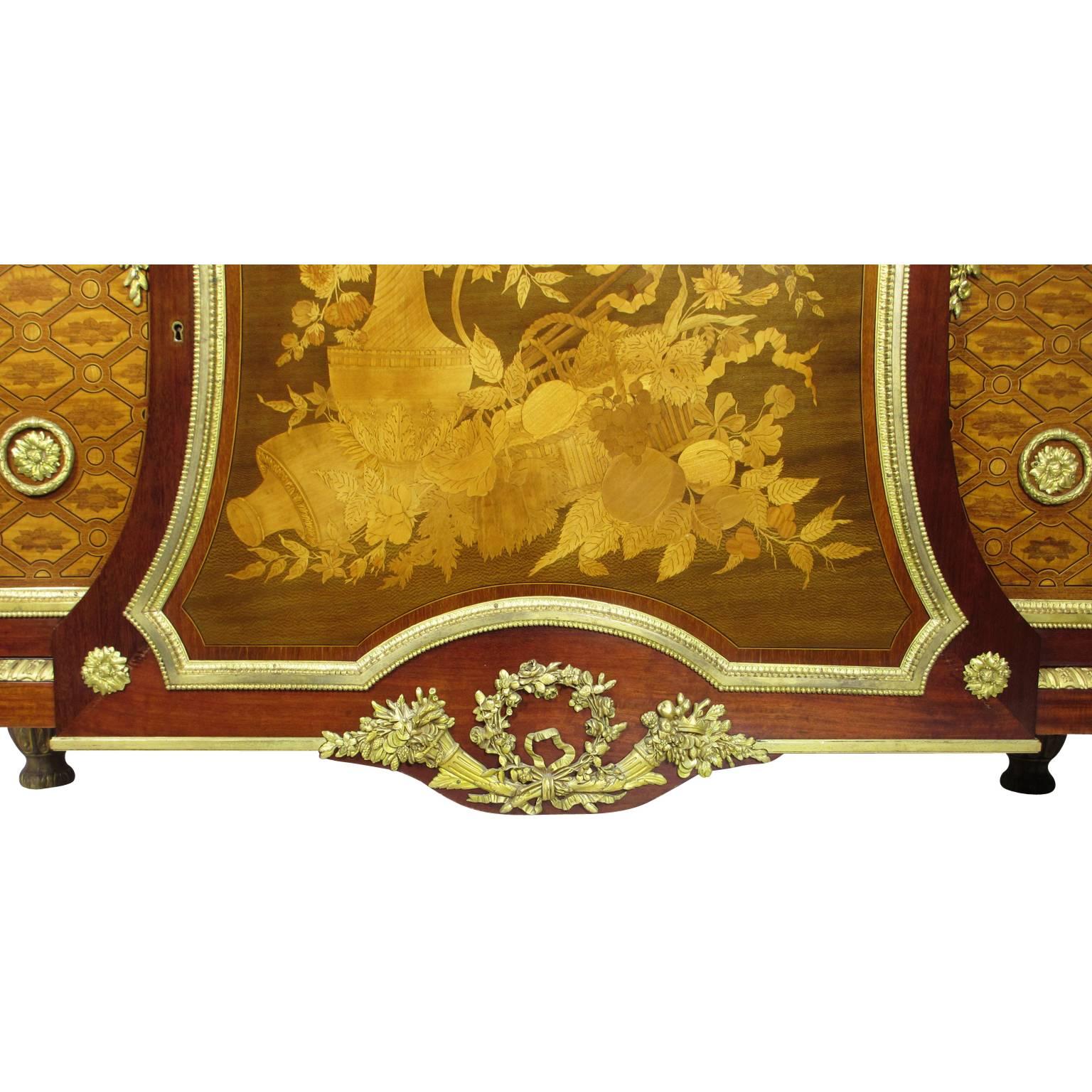 Fine French 19th Century Louis XVI Style Gilt-Bronze Mounted Marquetry Commode In Excellent Condition For Sale In Los Angeles, CA