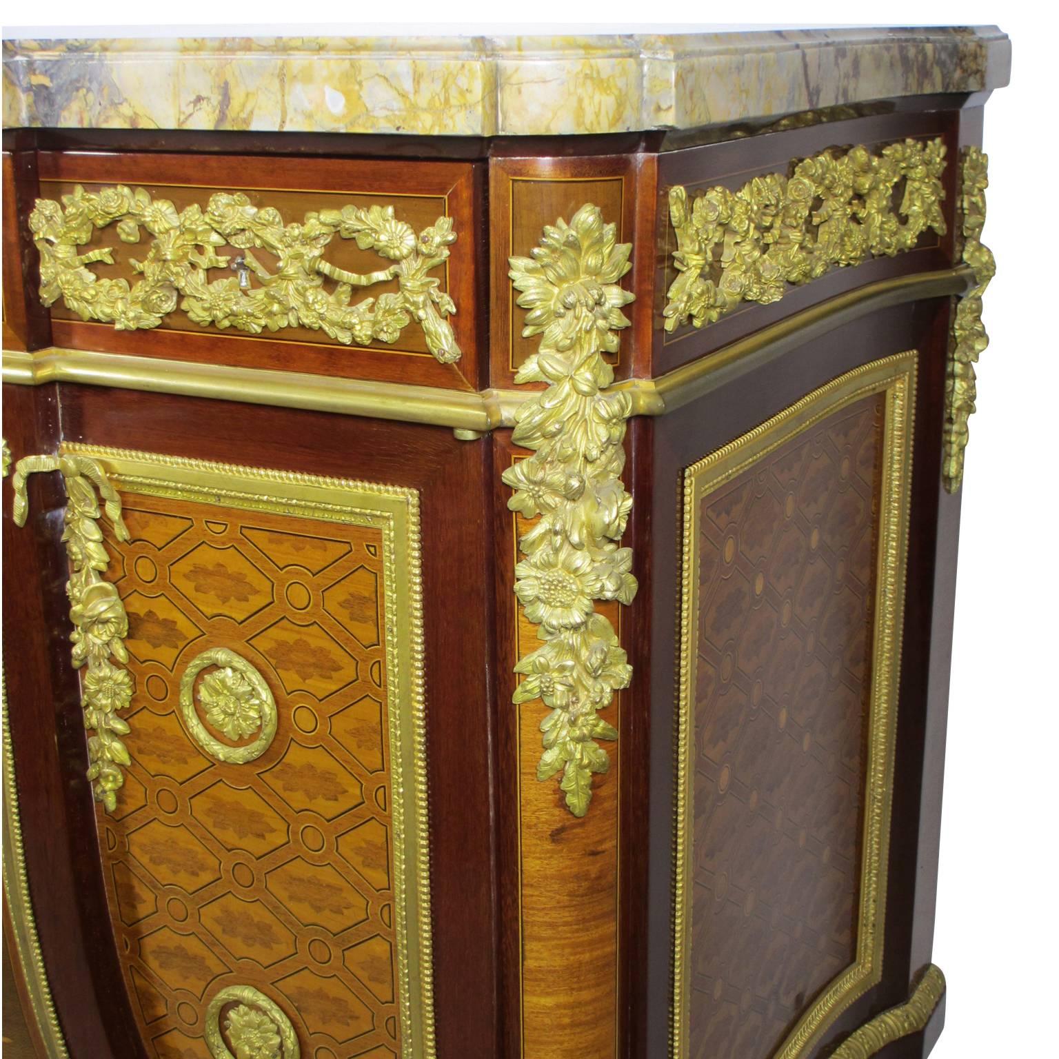Fine French 19th Century Louis XVI Style Gilt-Bronze Mounted Marquetry Commode For Sale 1
