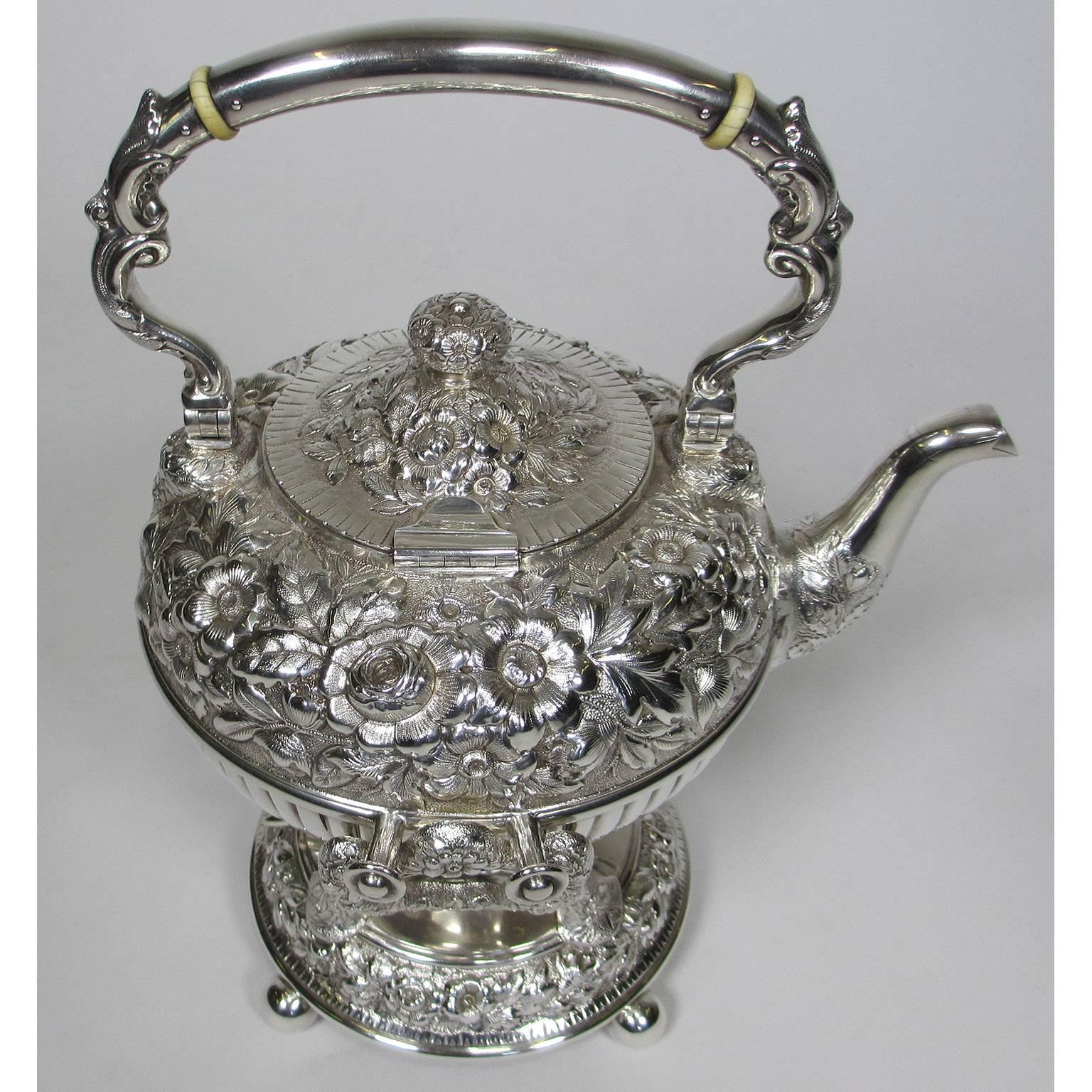 Neorococò Geo C. Shreve & Co. un set da tè e caffè in argento sterling finemente cesellato di sei pezzi in vendita