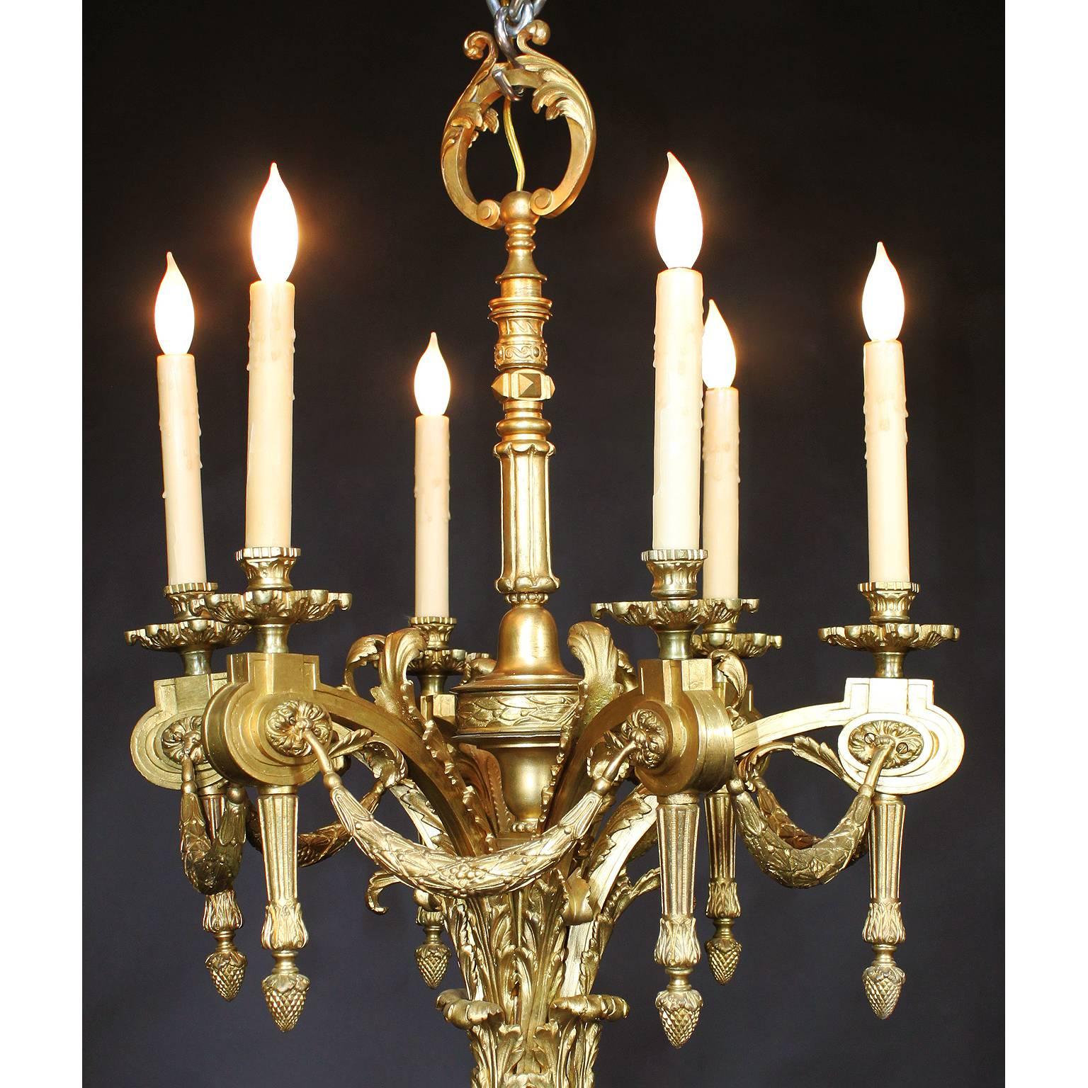 Sechs-Licht-Kronleuchter aus vergoldeter Bronze im Louis-XVI-Stil des 19. und 20. Jahrhunderts (Louis XVI.) im Angebot