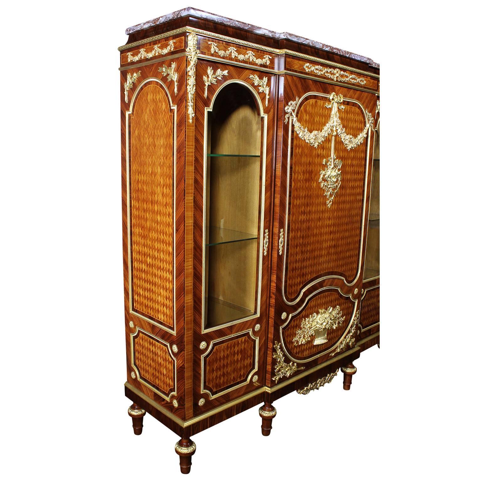 French 19th-20th Century Louis XVI Style Mahogany, Kingwood Parquetry Vitrine For Sale 1